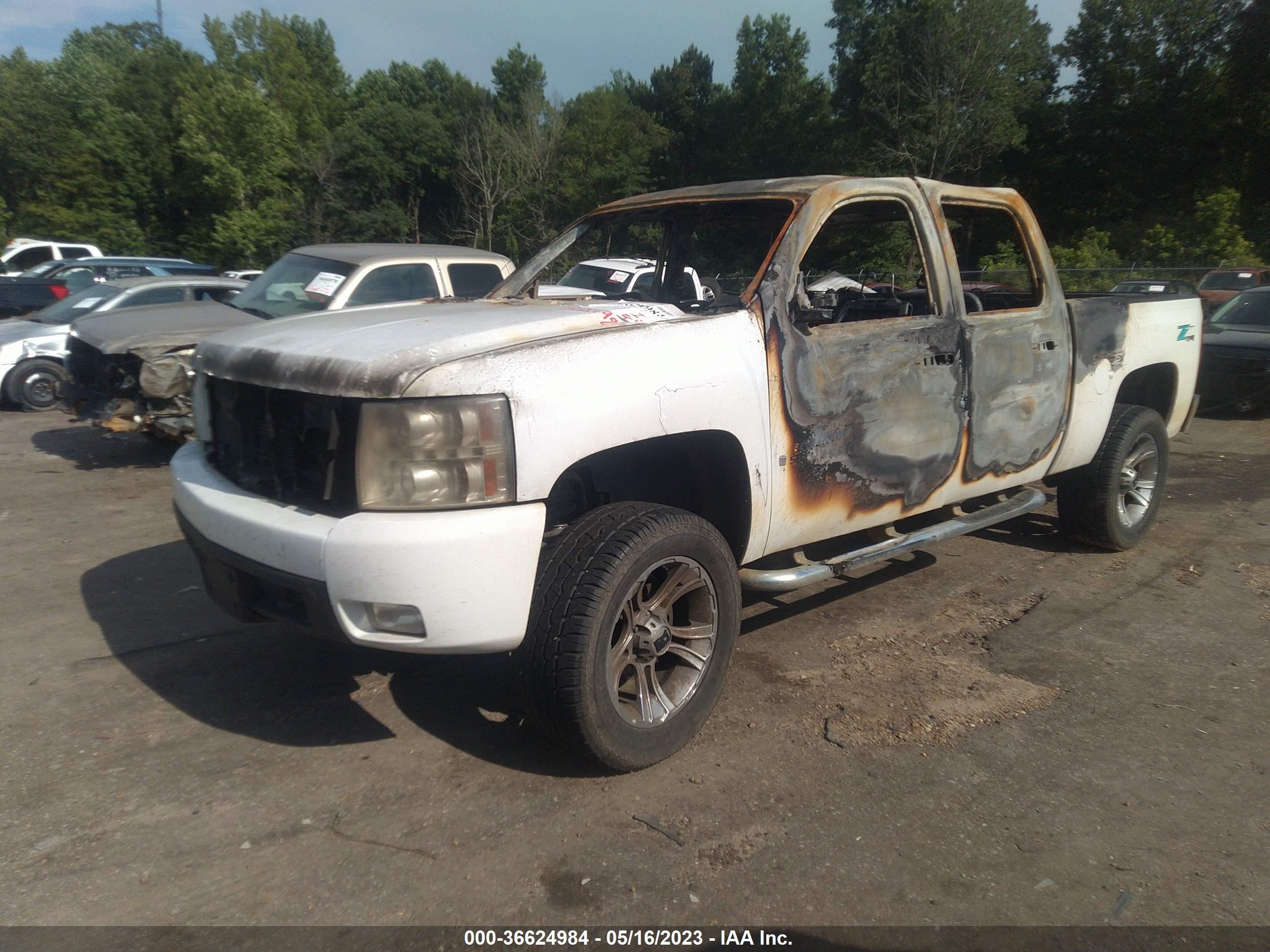 Photo 1 VIN: 2GCEK13M971605119 - CHEVROLET SILVERADO 