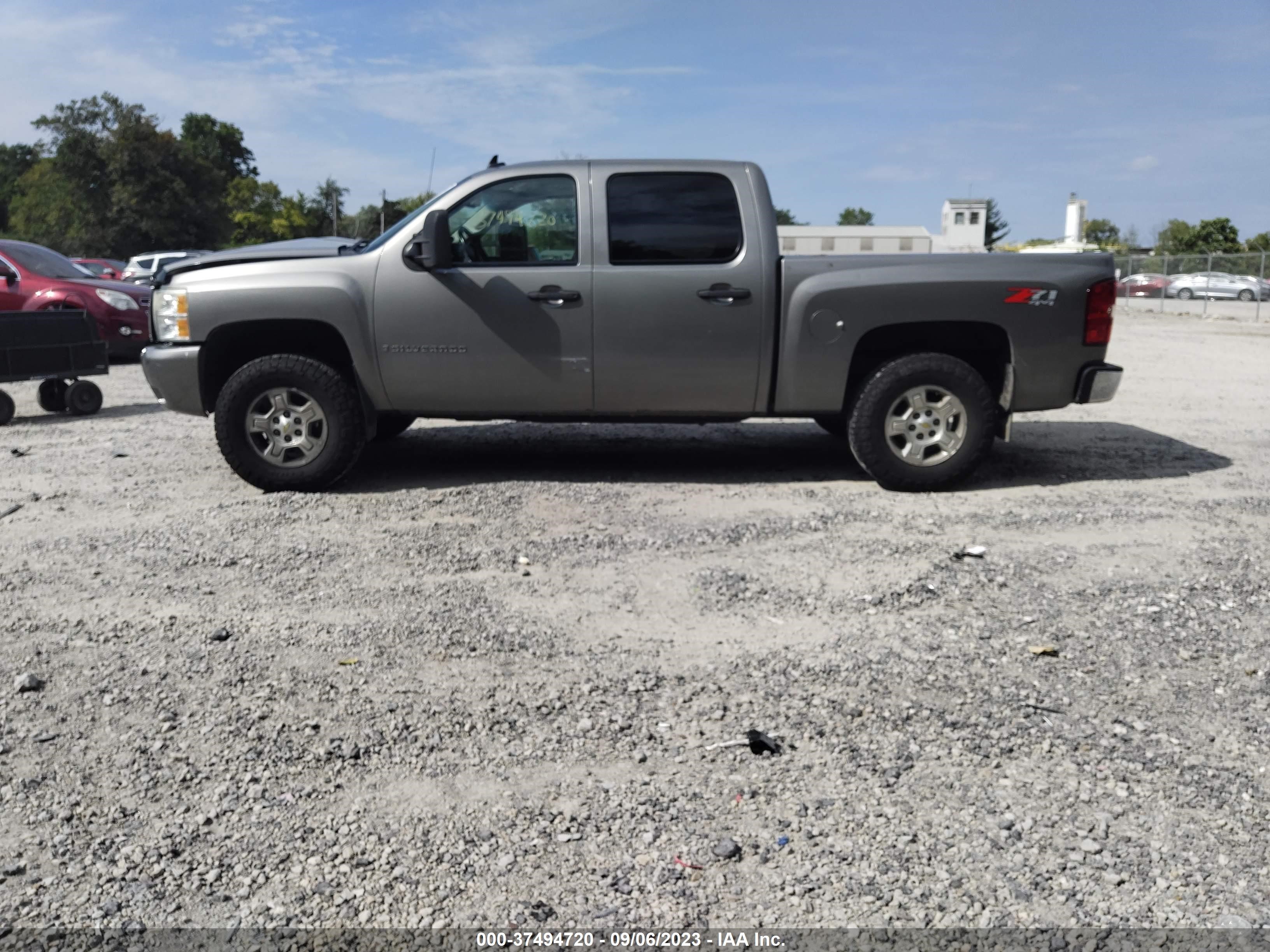 Photo 13 VIN: 2GCEK13M981109822 - CHEVROLET SILVERADO 