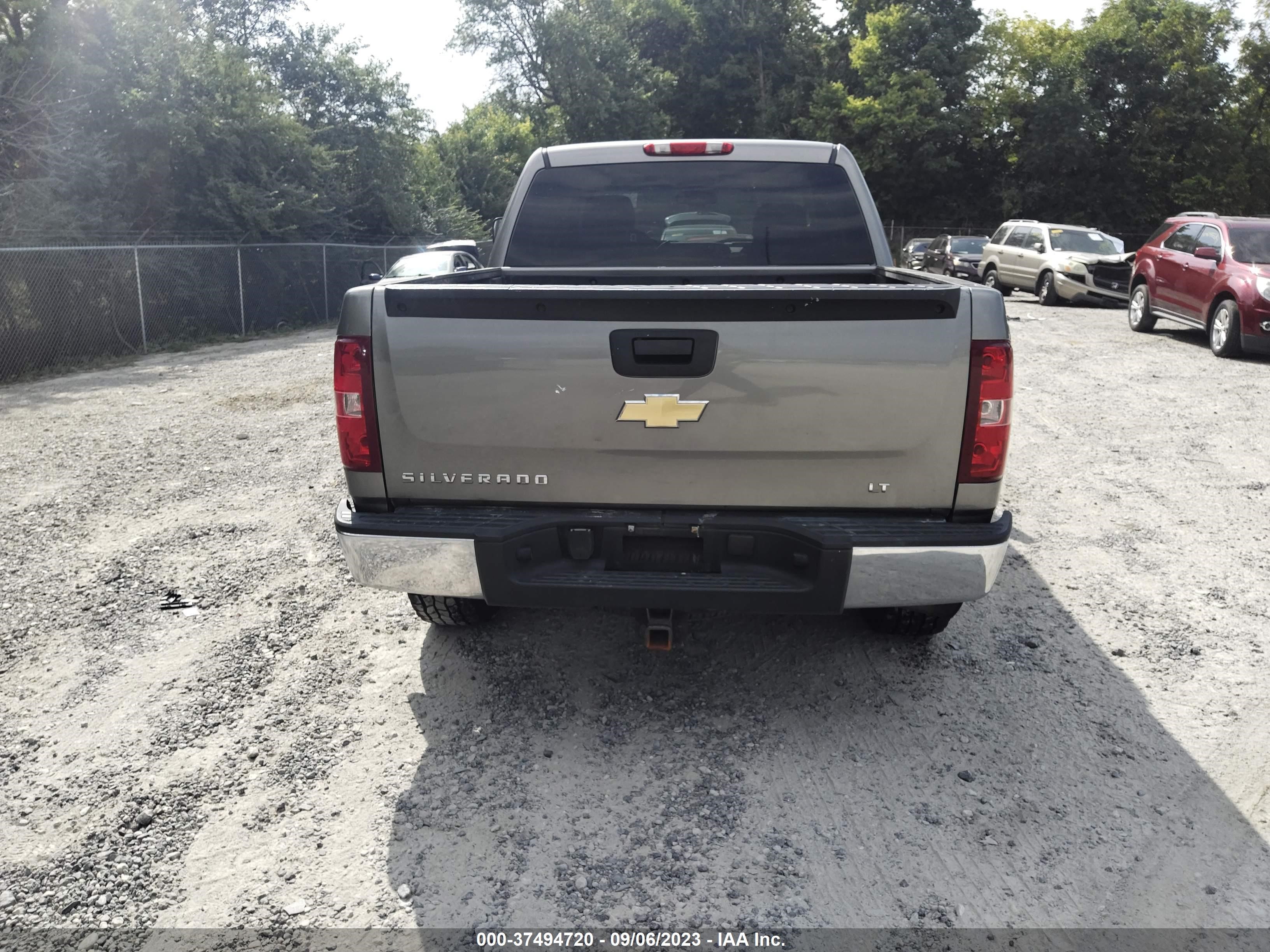 Photo 15 VIN: 2GCEK13M981109822 - CHEVROLET SILVERADO 