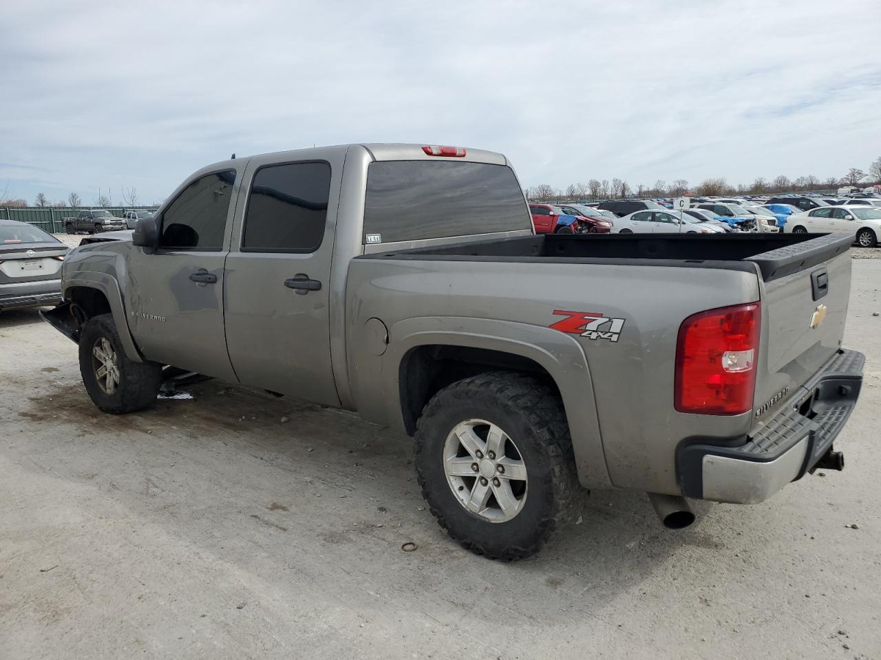 Photo 1 VIN: 2GCEK13MX81135846 - CHEVROLET SILVERADO 