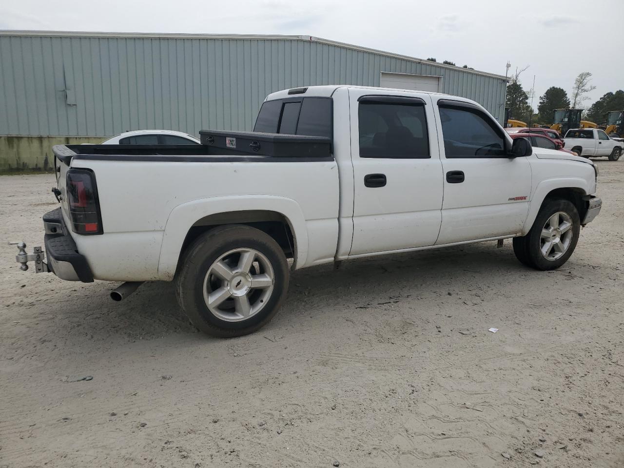 Photo 2 VIN: 2GCEK13N361165681 - CHEVROLET SILVERADO 