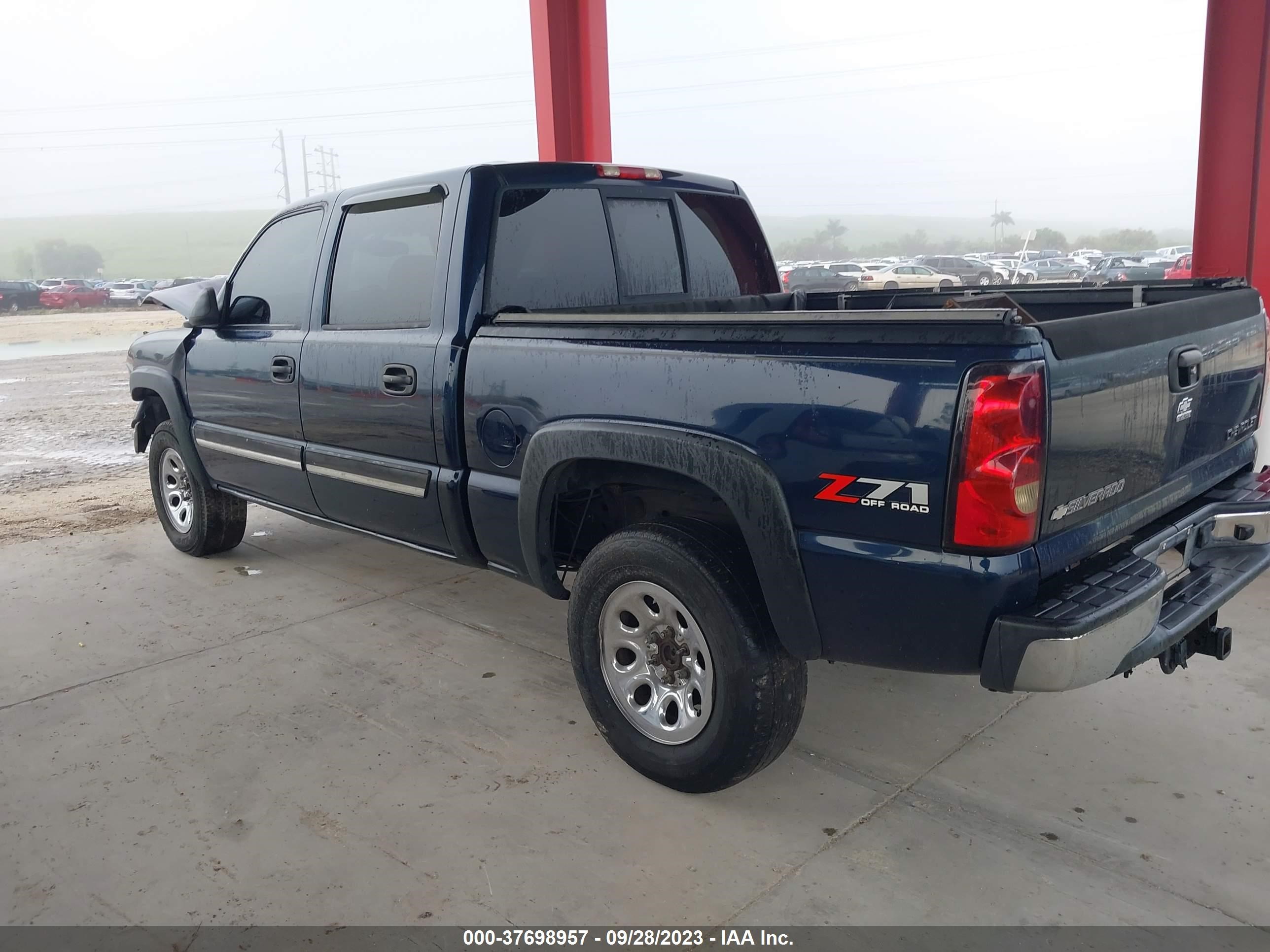 Photo 2 VIN: 2GCEK13T251158461 - CHEVROLET SILVERADO 