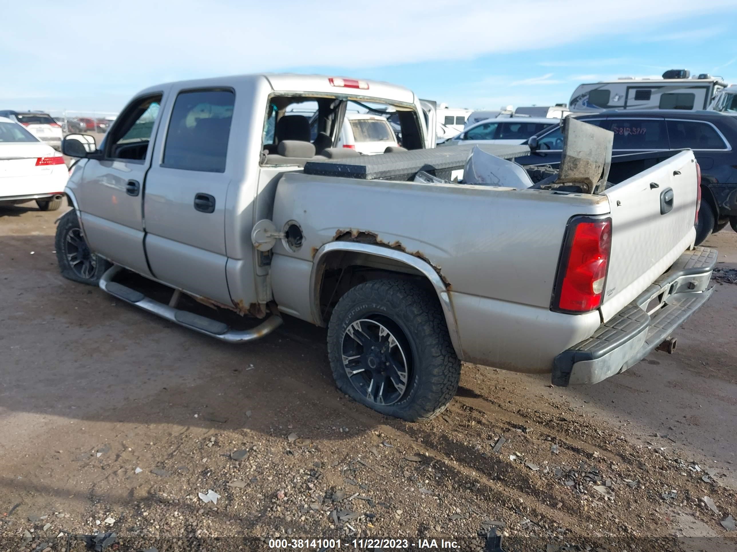 Photo 2 VIN: 2GCEK13T361120917 - CHEVROLET SILVERADO 