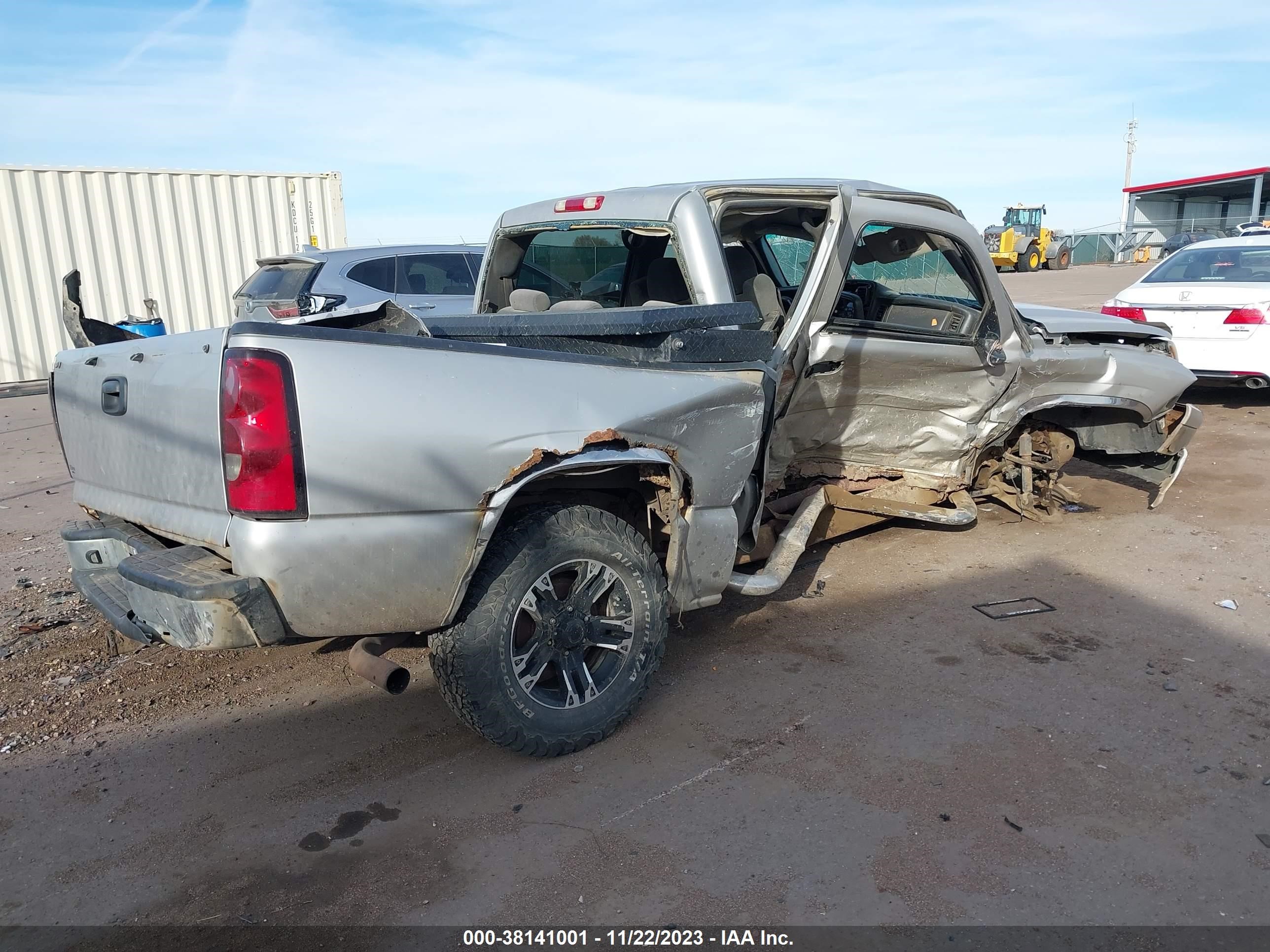 Photo 3 VIN: 2GCEK13T361120917 - CHEVROLET SILVERADO 