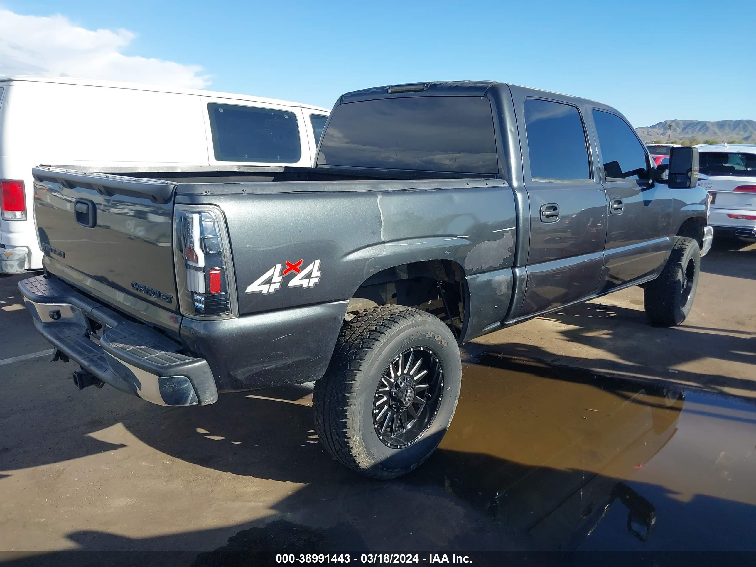 Photo 3 VIN: 2GCEK13T441346199 - CHEVROLET SILVERADO 