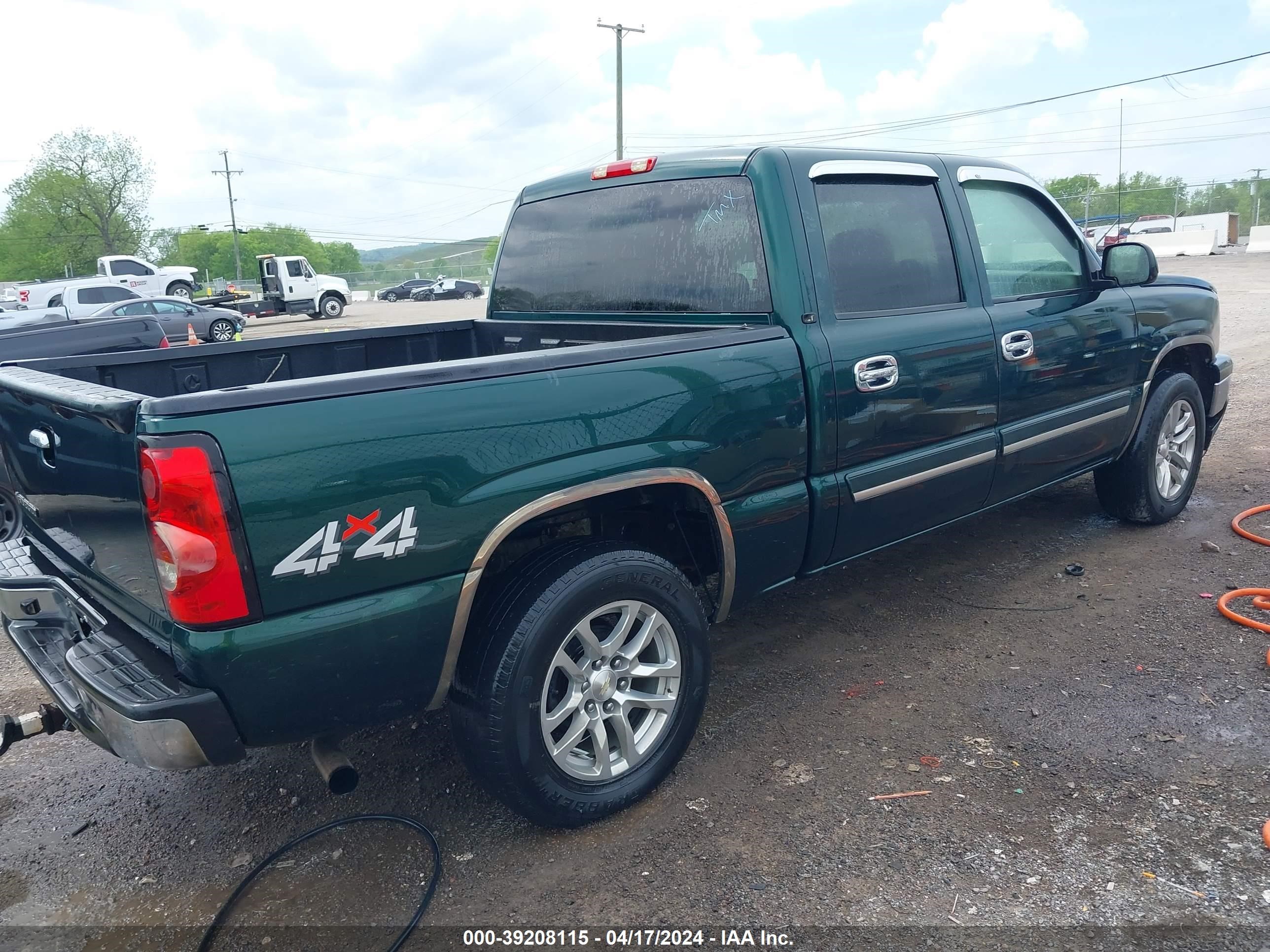 Photo 3 VIN: 2GCEK13T561124094 - CHEVROLET SILVERADO 