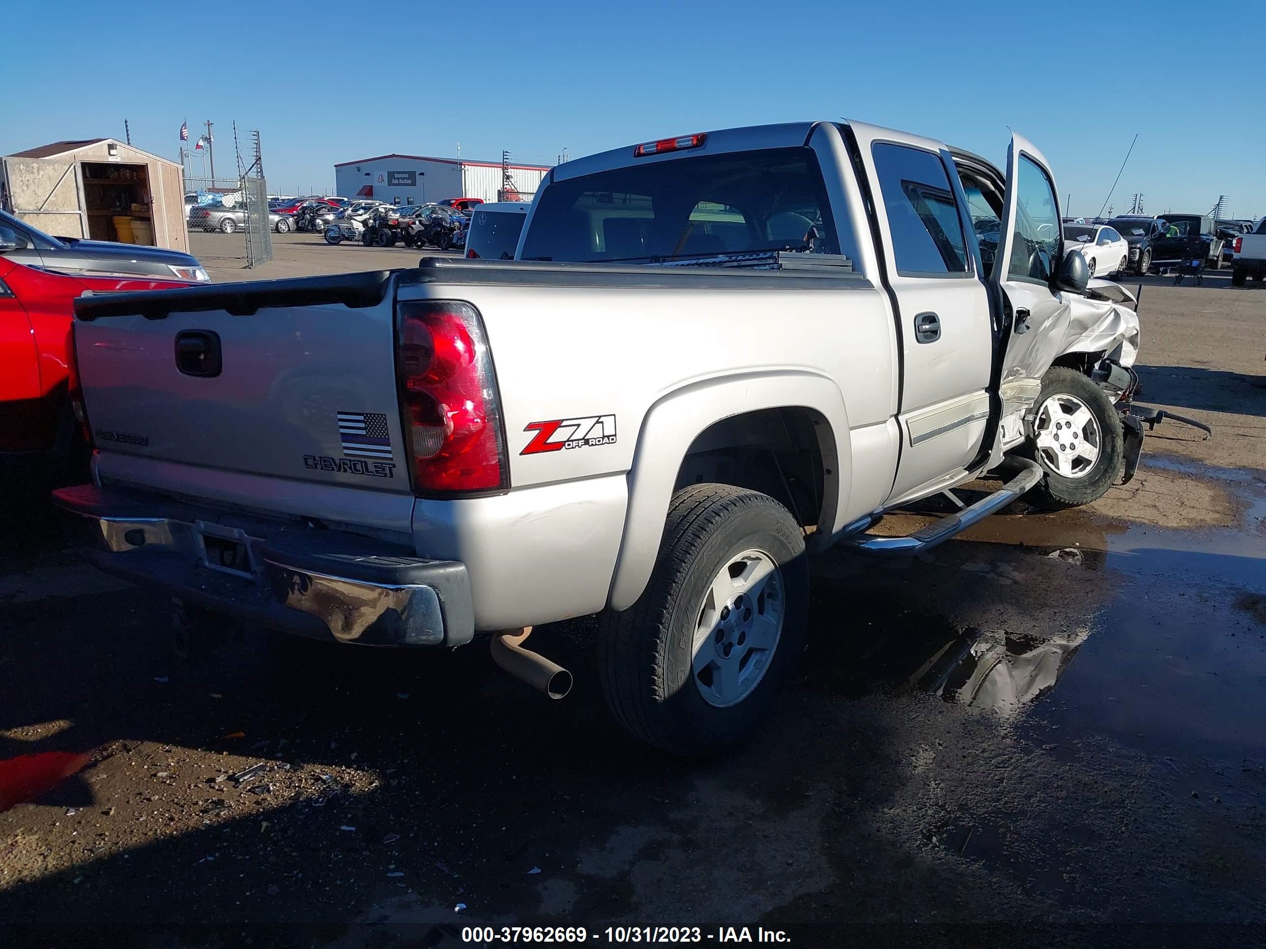 Photo 3 VIN: 2GCEK13T841319281 - CHEVROLET SILVERADO 