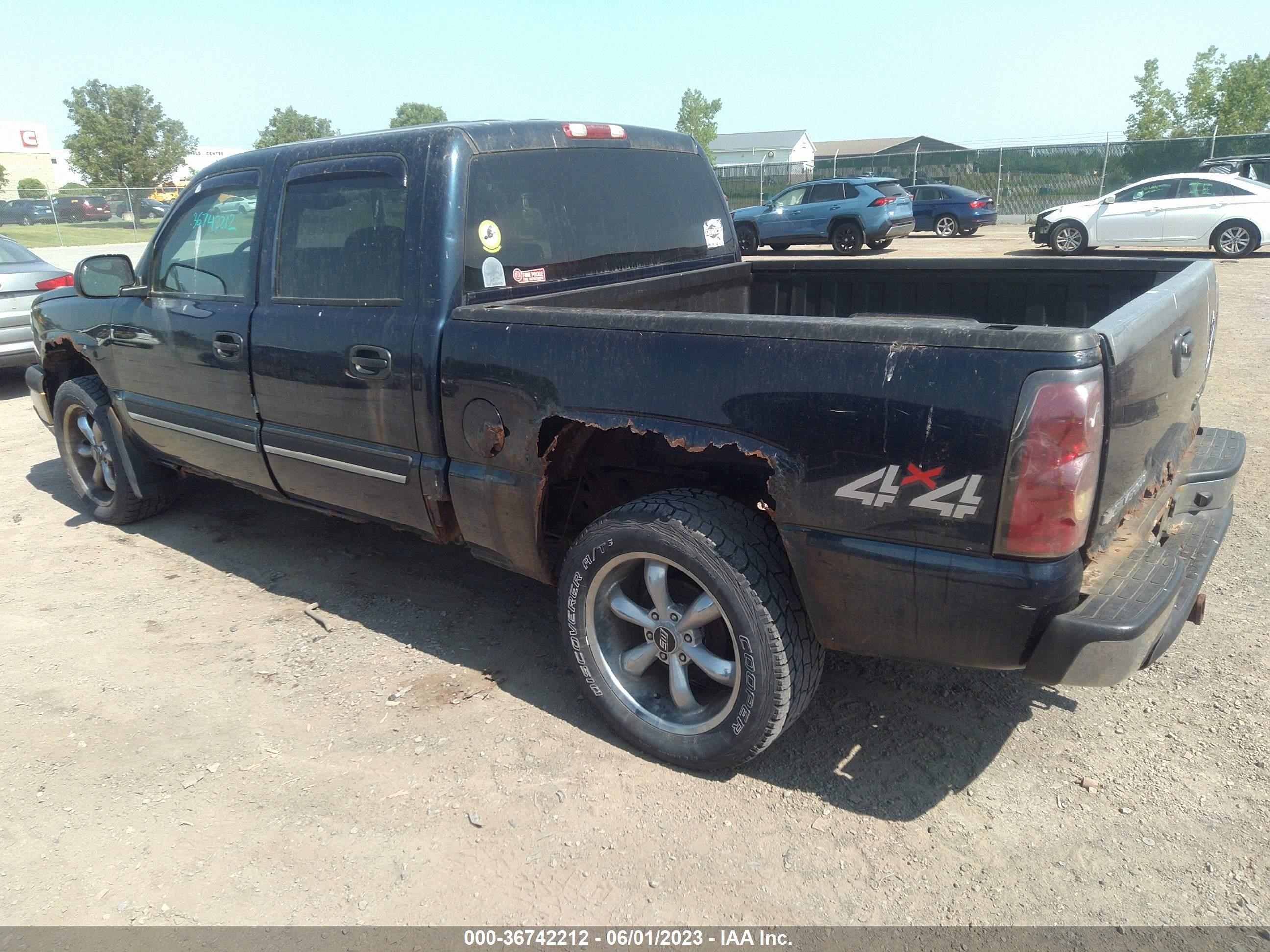 Photo 2 VIN: 2GCEK13T851114478 - CHEVROLET SILVERADO 