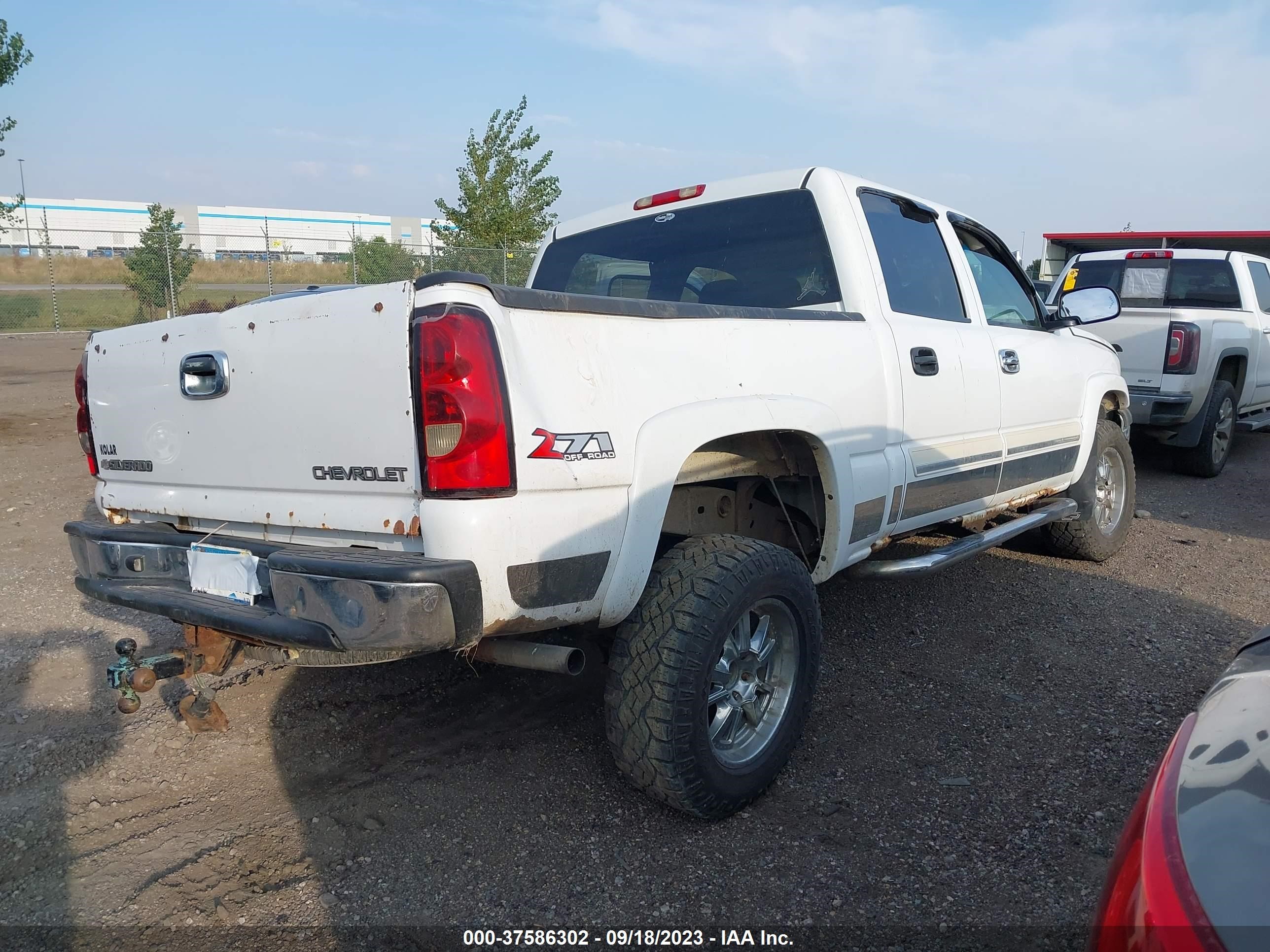 Photo 3 VIN: 2GCEK13T851288082 - CHEVROLET SILVERADO 