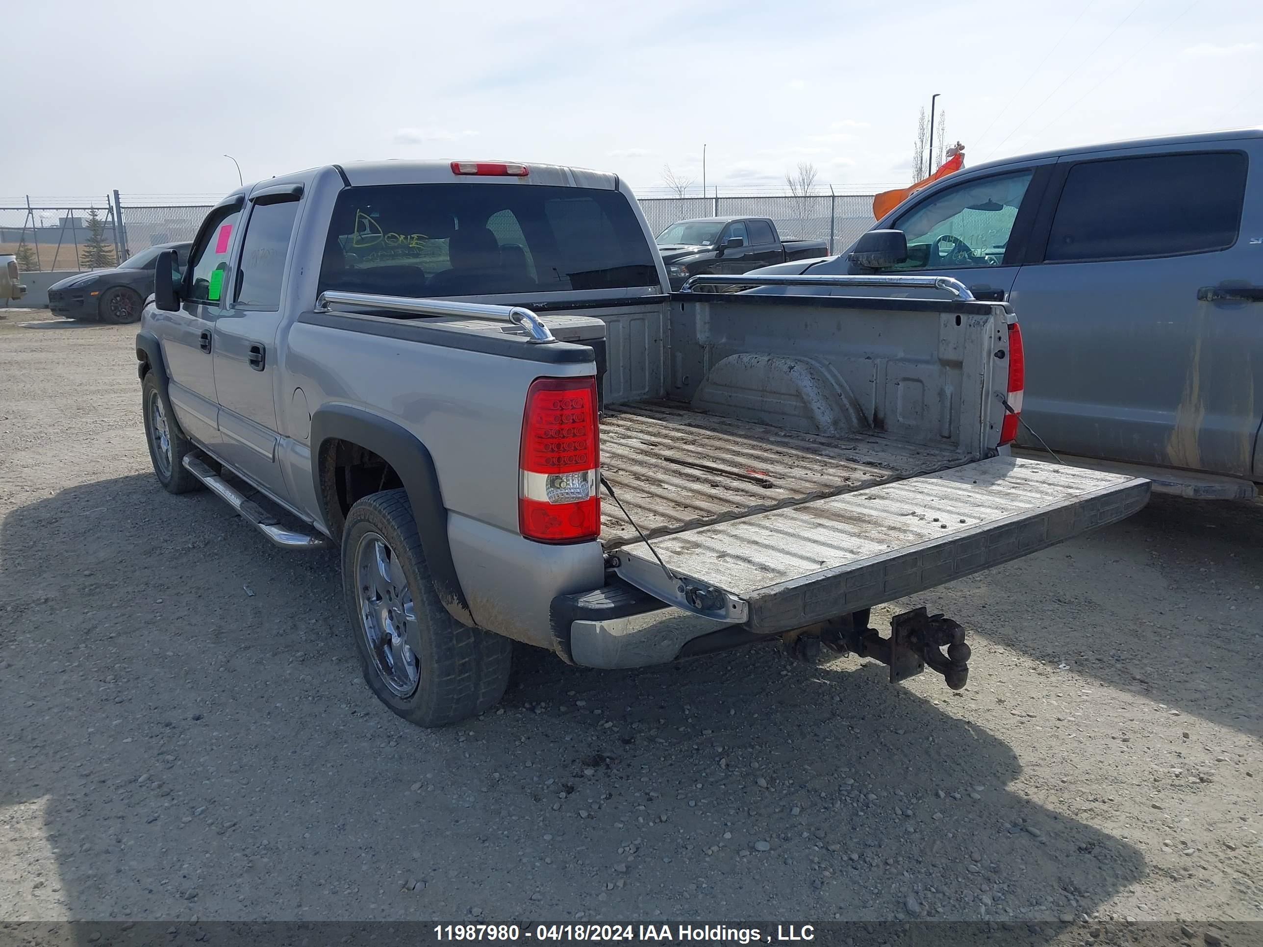 Photo 2 VIN: 2GCEK13T861358021 - CHEVROLET SILVERADO 