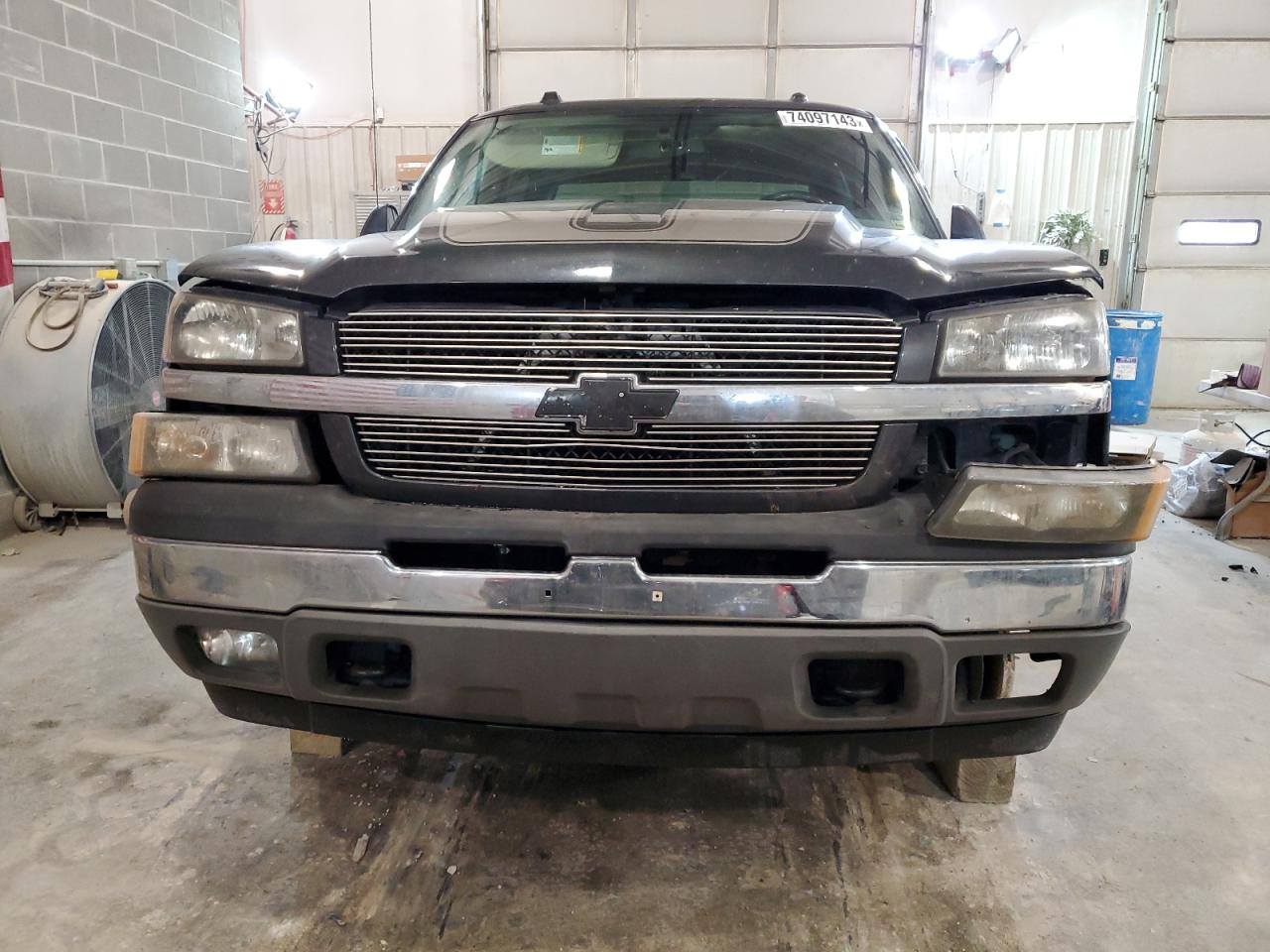 Photo 4 VIN: 2GCEK13TX51115910 - CHEVROLET SILVERADO 