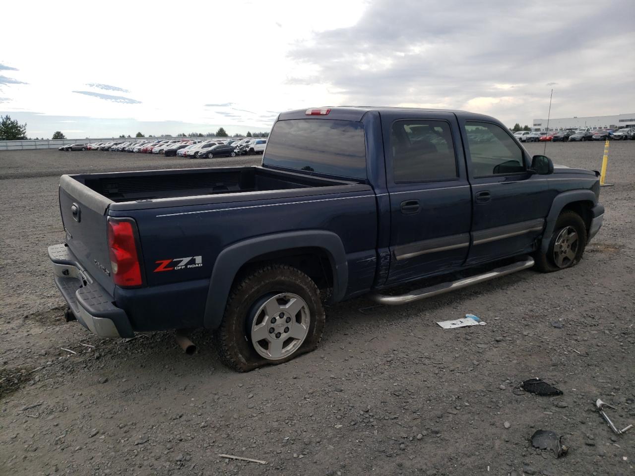 Photo 2 VIN: 2GCEK13TX51117897 - CHEVROLET SILVERADO 