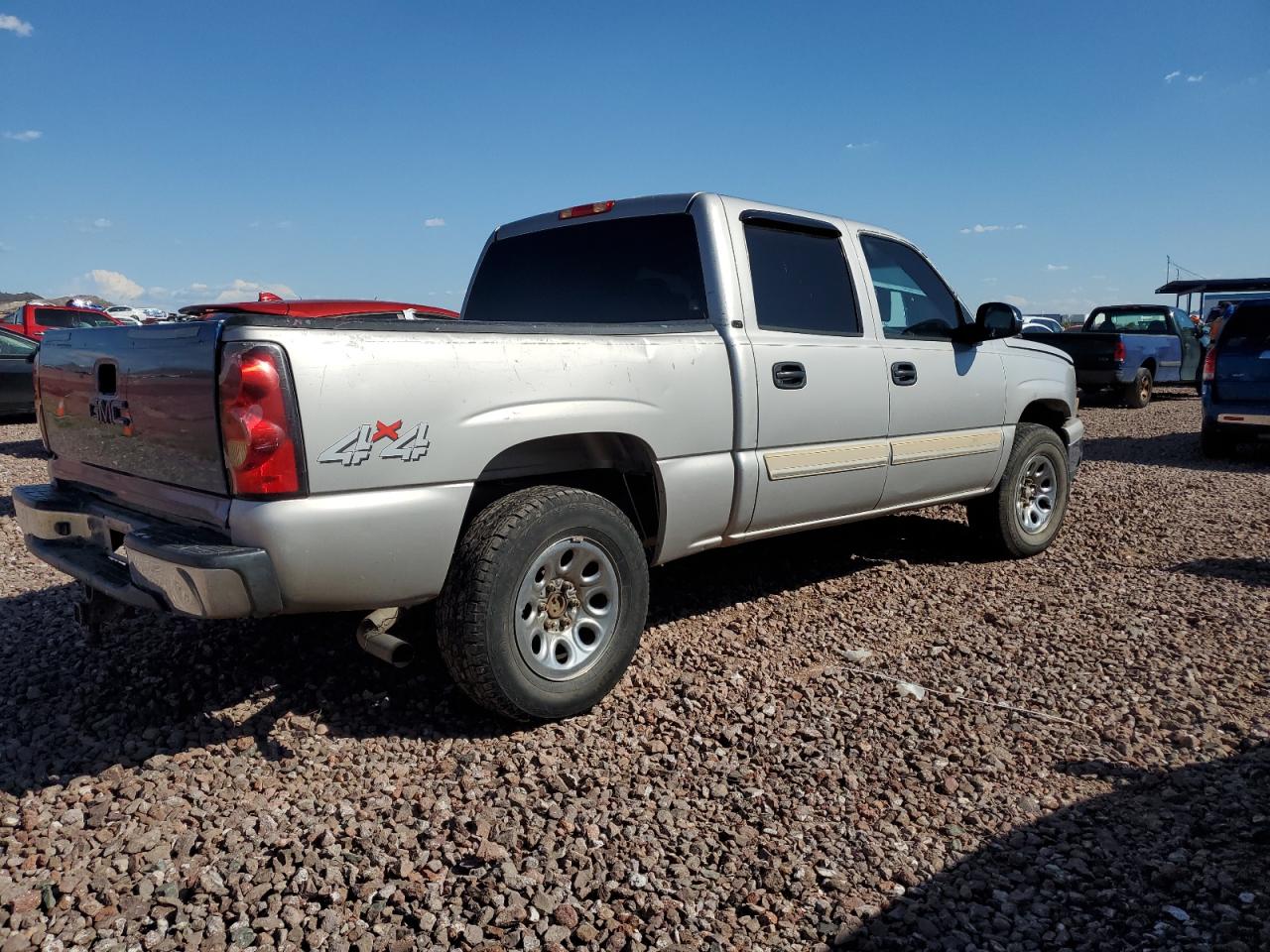 Photo 2 VIN: 2GCEK13TX61101670 - CHEVROLET SILVERADO 