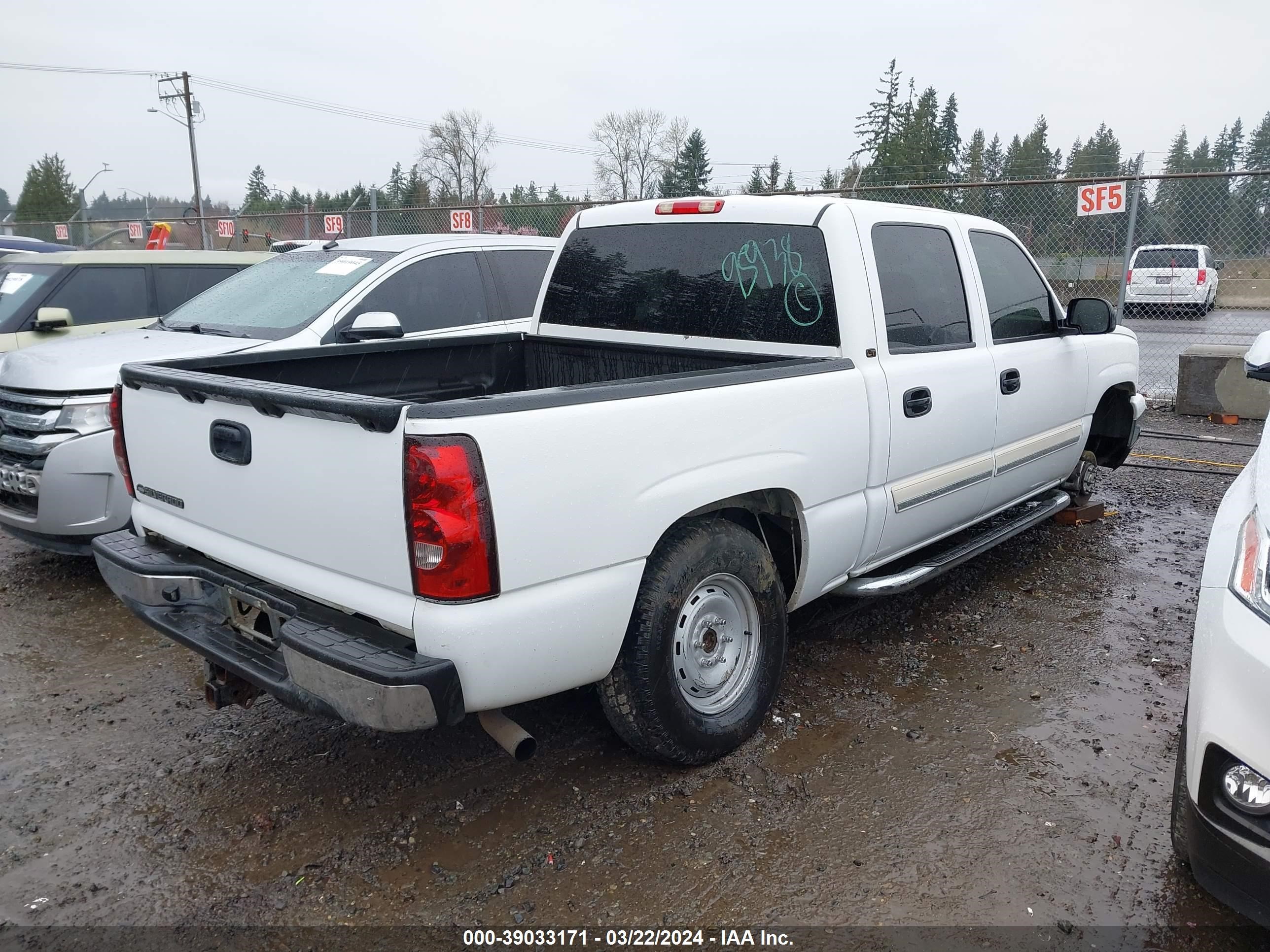 Photo 3 VIN: 2GCEK13TX61136242 - CHEVROLET SILVERADO 