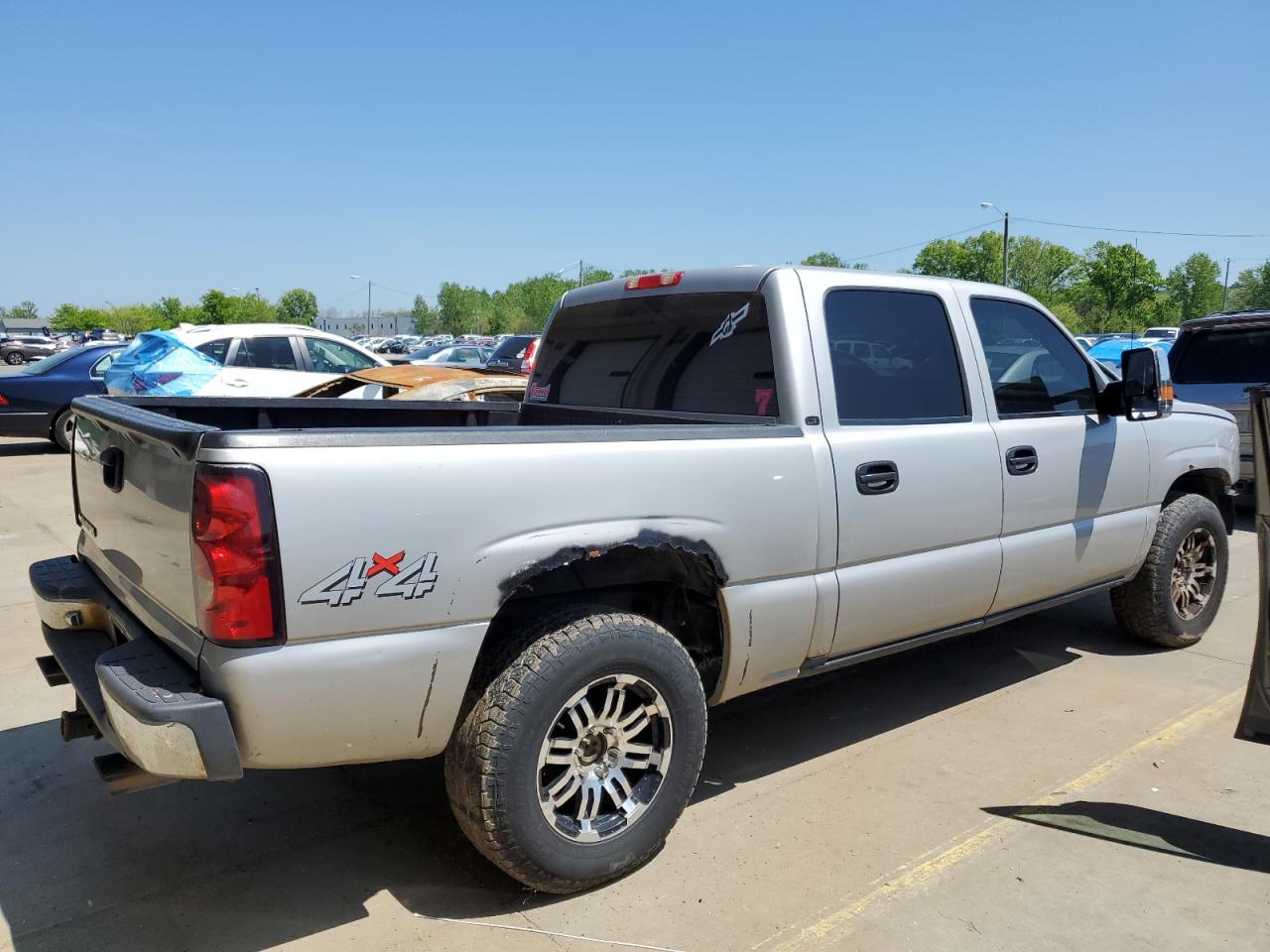 Photo 2 VIN: 2GCEK13Z271106643 - CHEVROLET SILVERADO 