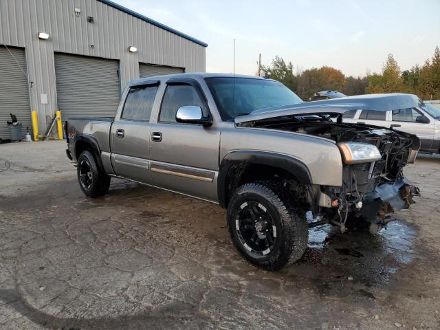 Photo 3 VIN: 2GCEK13Z861291540 - CHEVROLET SILVERADO 