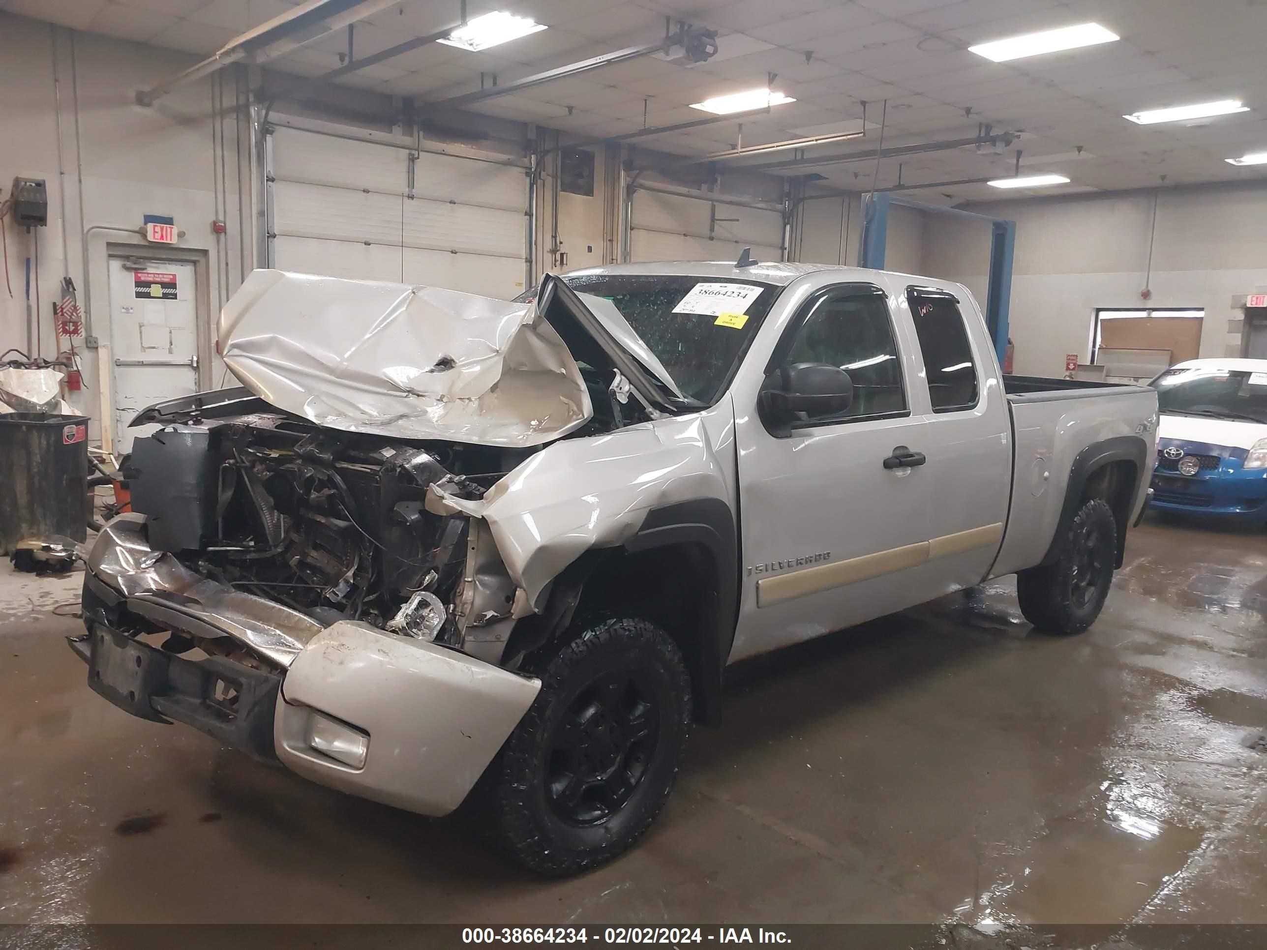 Photo 1 VIN: 2GCEK190081324445 - CHEVROLET SILVERADO 