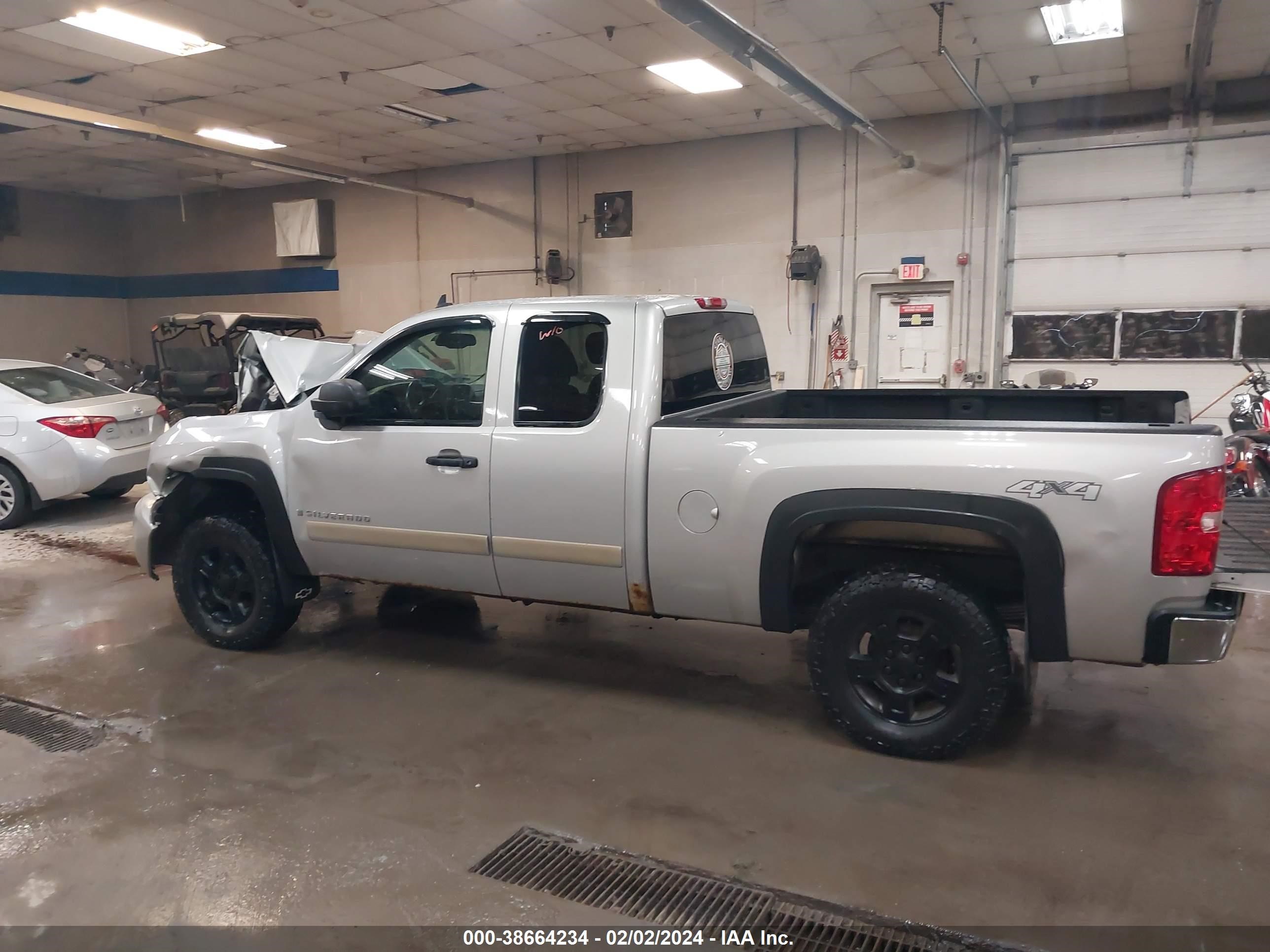 Photo 14 VIN: 2GCEK190081324445 - CHEVROLET SILVERADO 