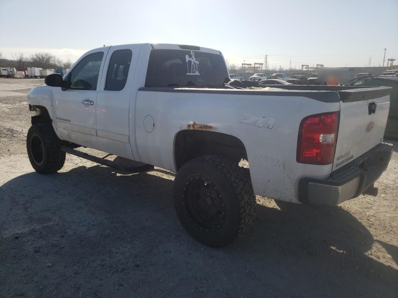 Photo 1 VIN: 2GCEK190381109674 - CHEVROLET SILVERADO 