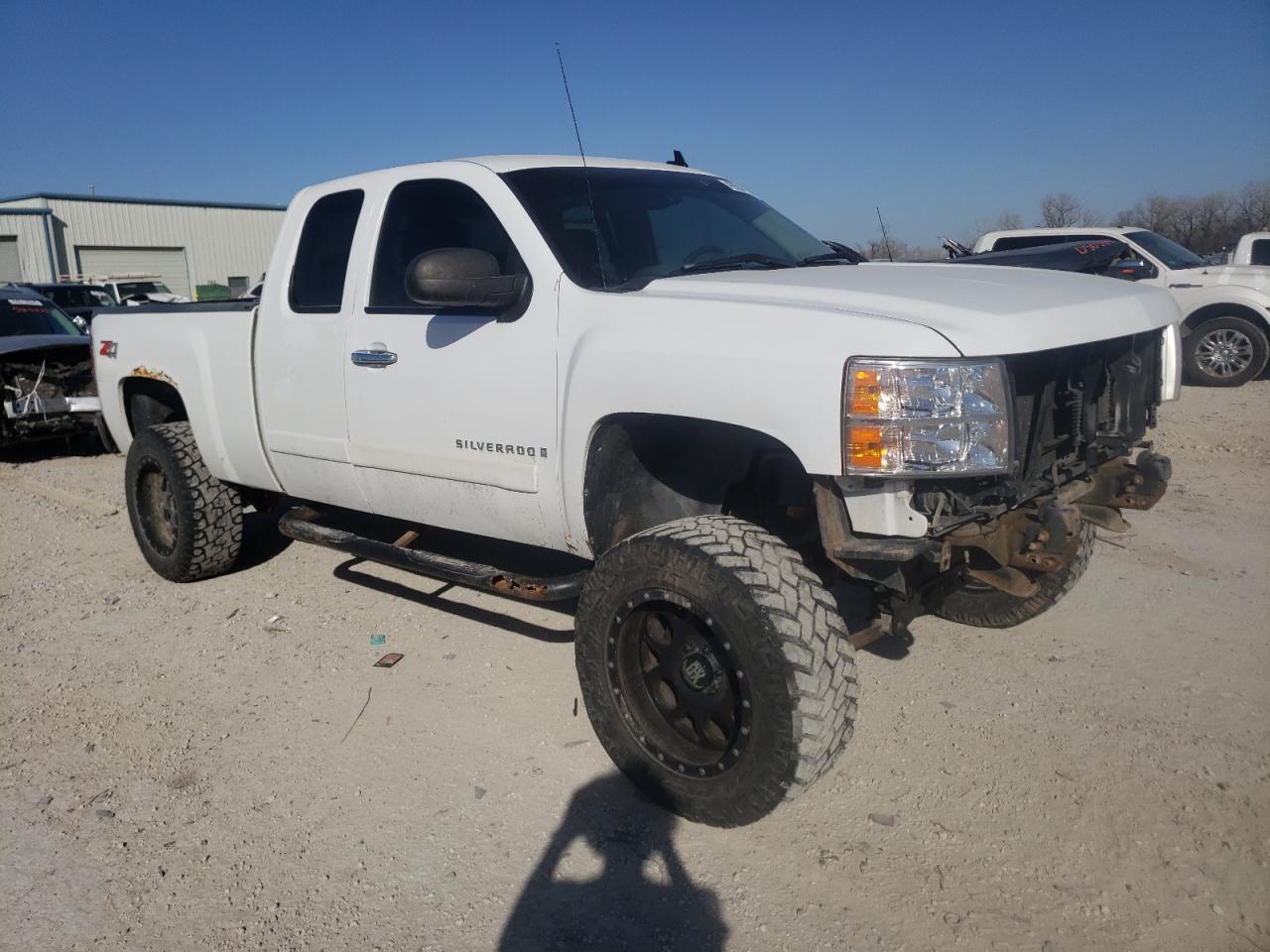 Photo 3 VIN: 2GCEK190381109674 - CHEVROLET SILVERADO 