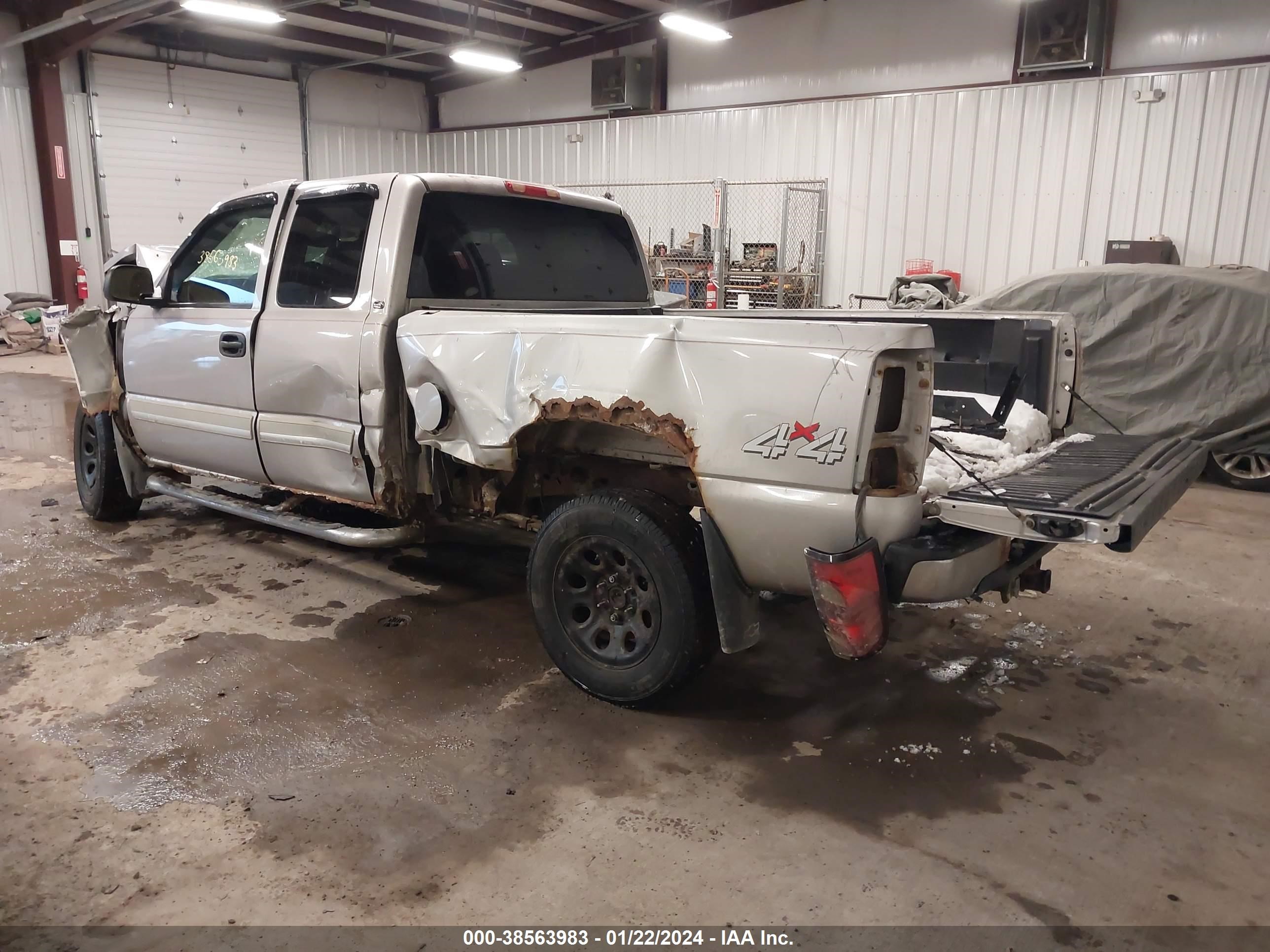 Photo 2 VIN: 2GCEK19B261107493 - CHEVROLET SILVERADO 