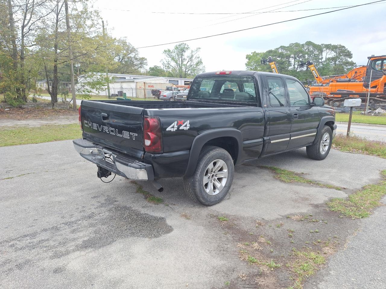 Photo 3 VIN: 2GCEK19B351250144 - CHEVROLET SILVERADO 