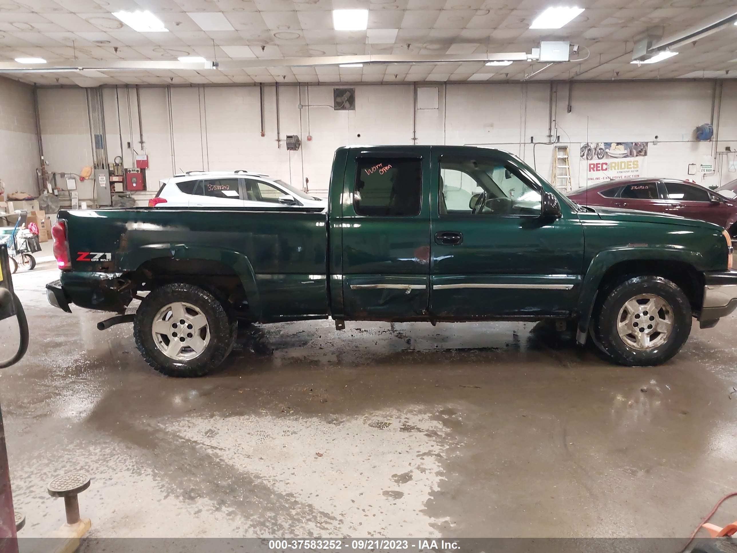 Photo 12 VIN: 2GCEK19B551328200 - CHEVROLET SILVERADO 