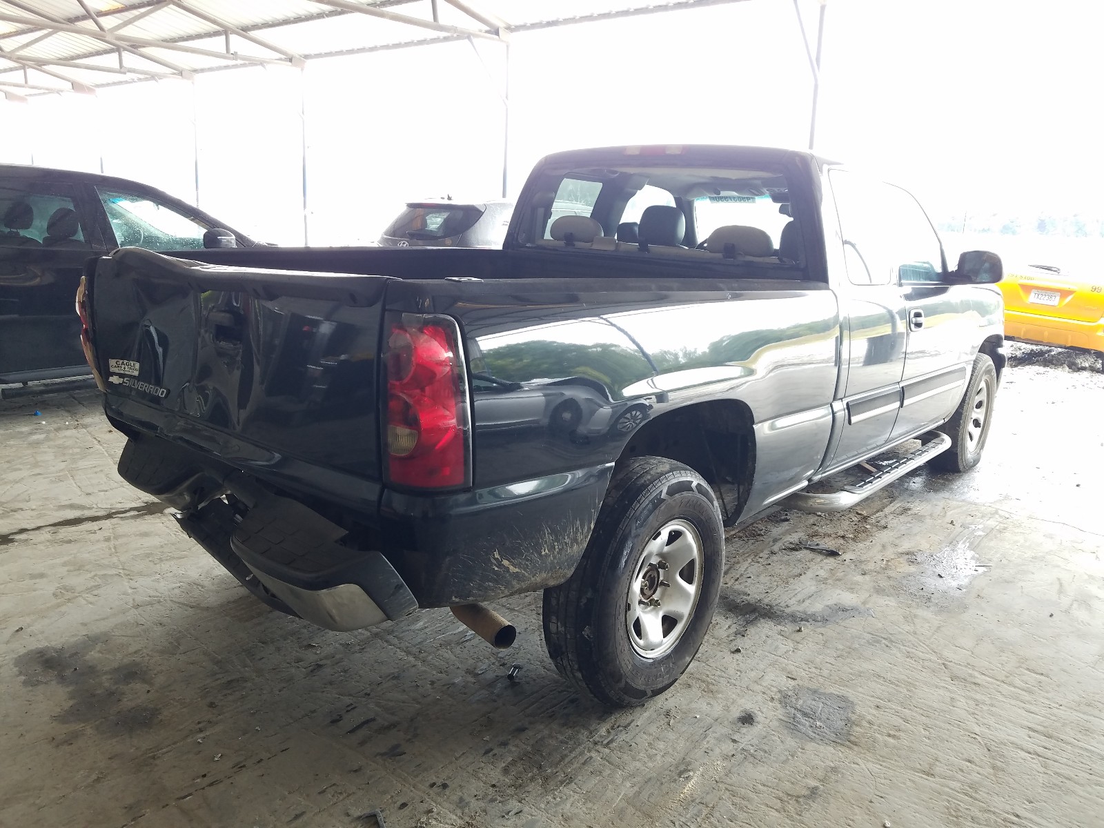 Photo 3 VIN: 2GCEK19B761284153 - CHEVROLET SILVERADO 