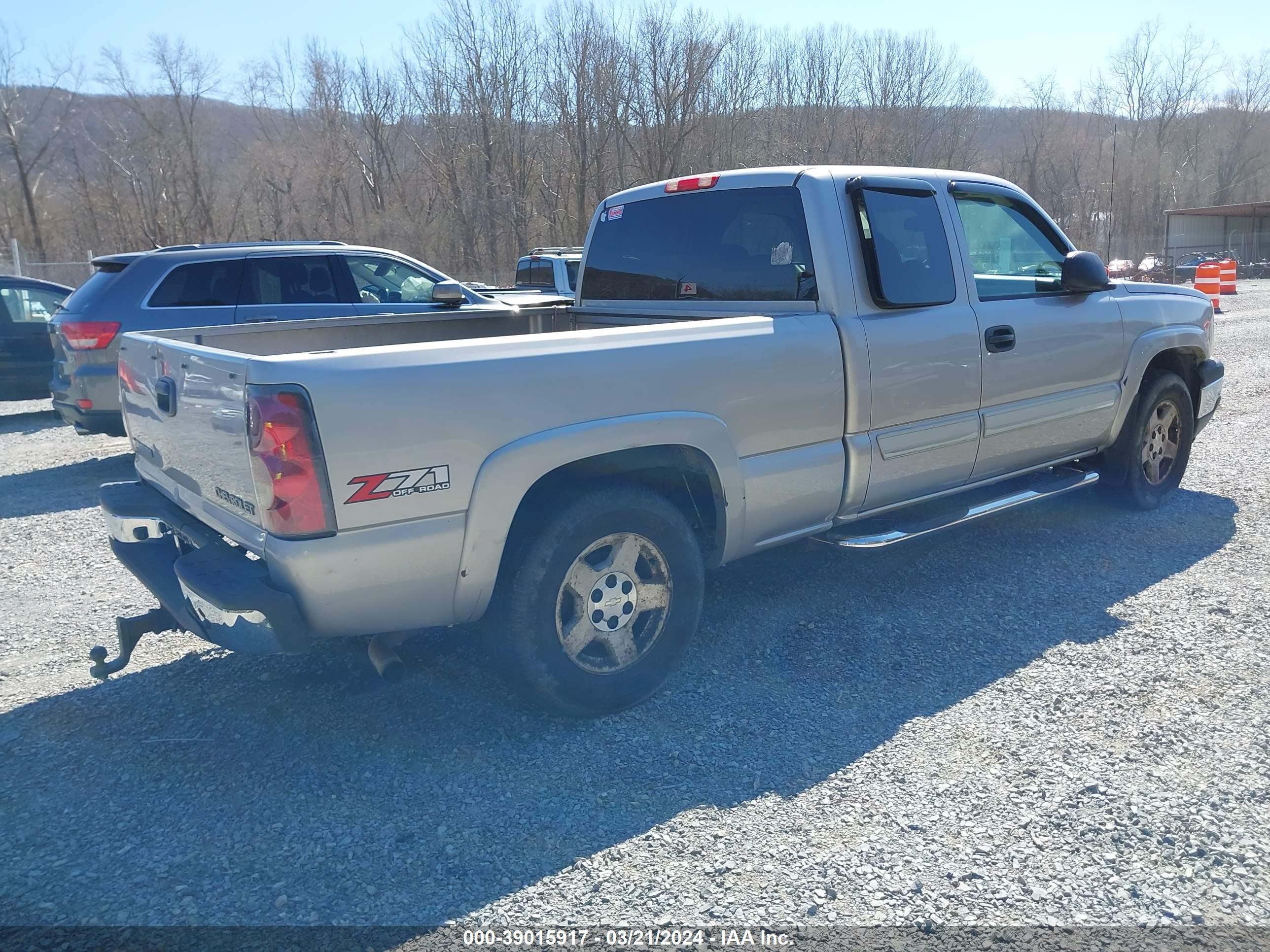 Photo 3 VIN: 2GCEK19B851320771 - CHEVROLET SILVERADO 