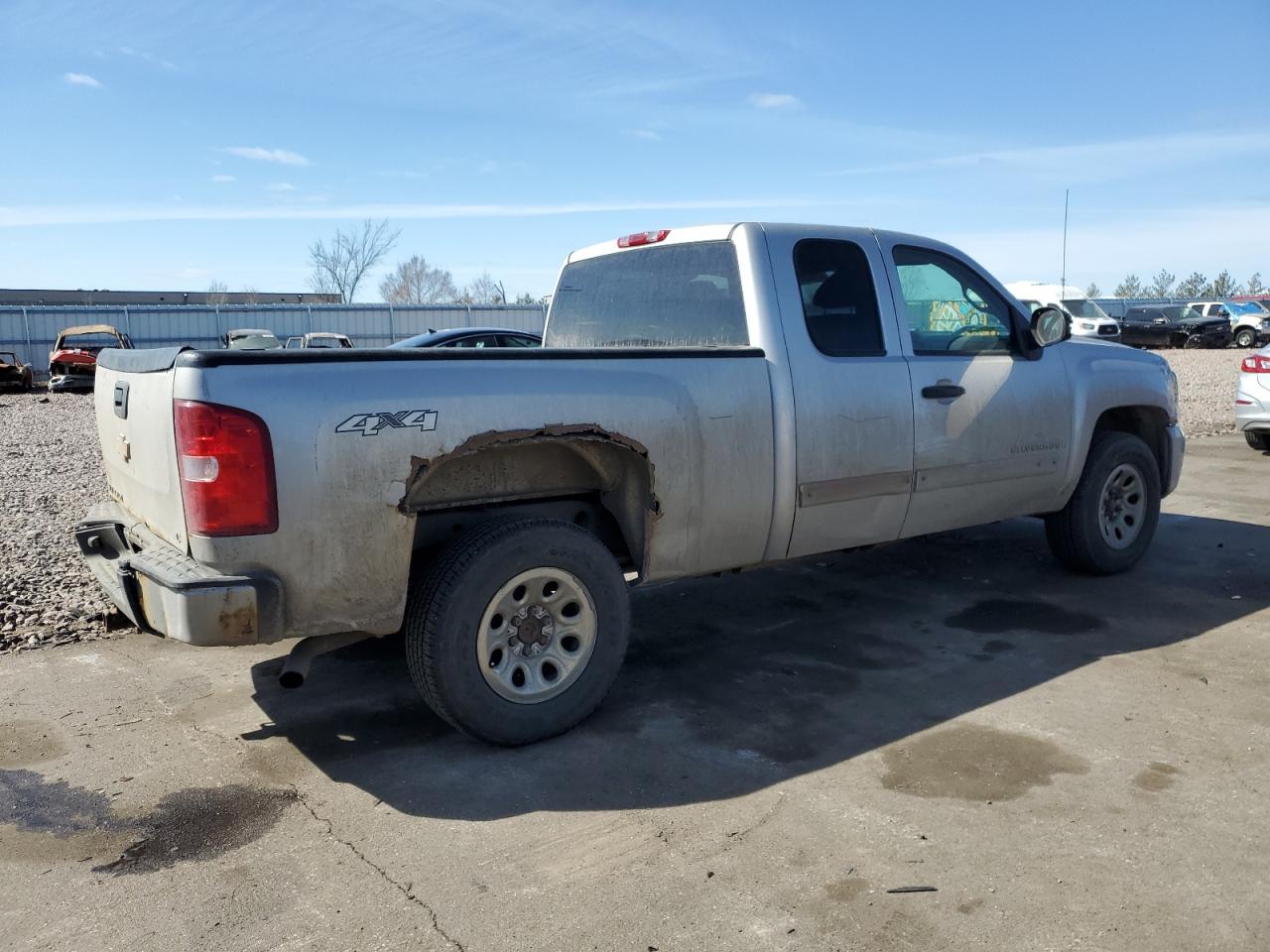 Photo 2 VIN: 2GCEK19C371629303 - CHEVROLET SILVERADO 