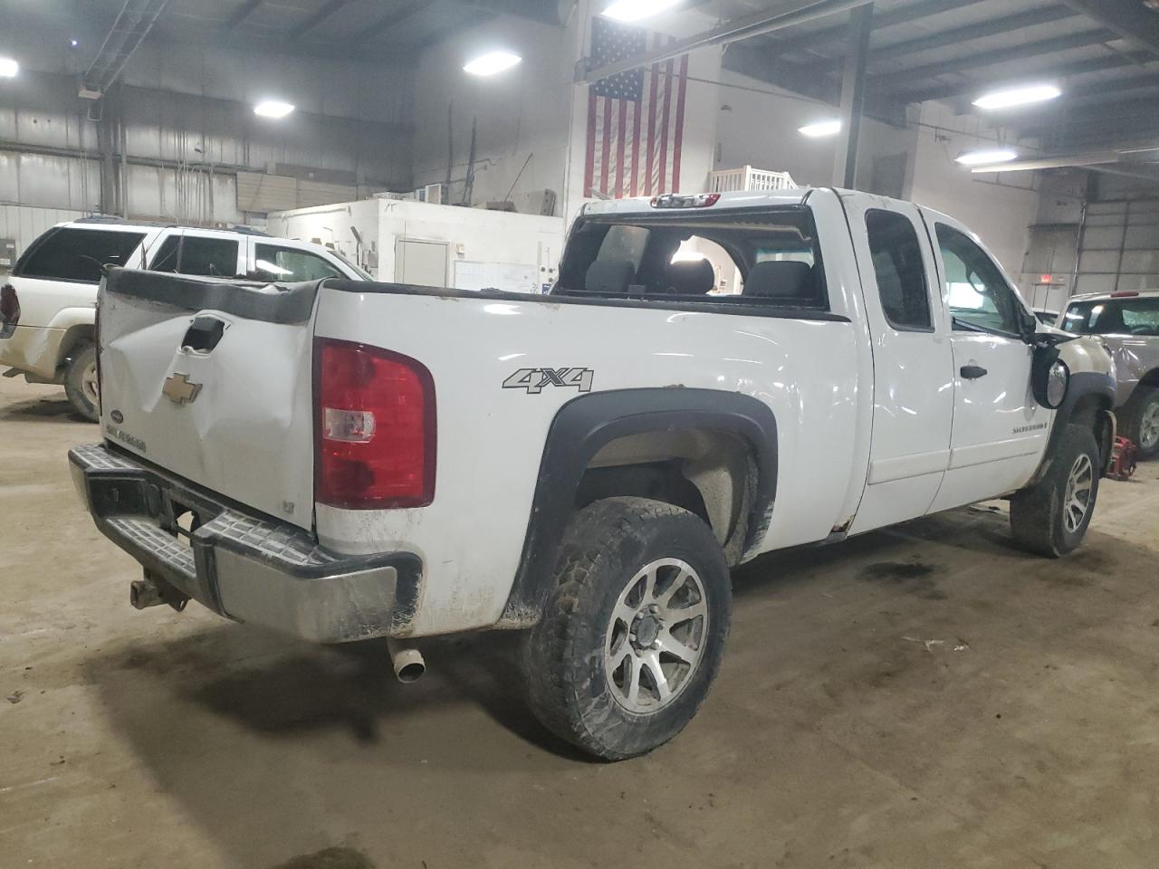 Photo 2 VIN: 2GCEK19J081105803 - CHEVROLET SILVERADO 