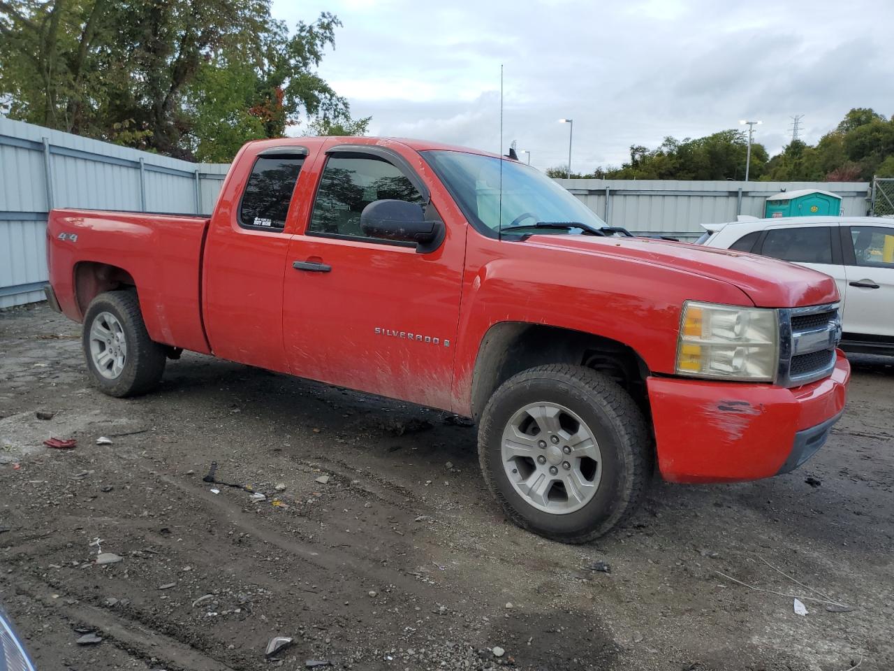 Photo 3 VIN: 2GCEK19J481114973 - CHEVROLET SILVERADO 