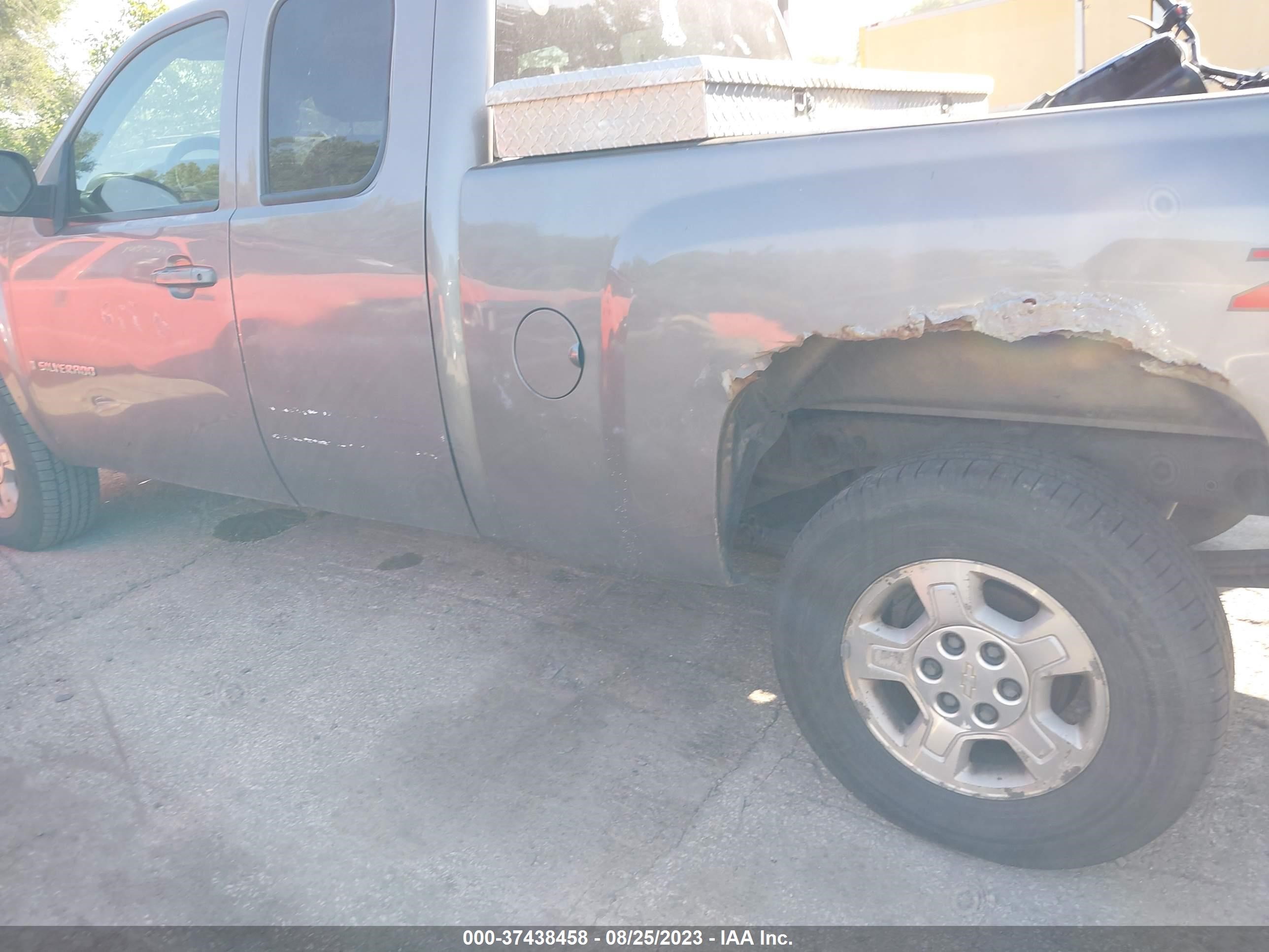 Photo 5 VIN: 2GCEK19J671598112 - CHEVROLET SILVERADO 