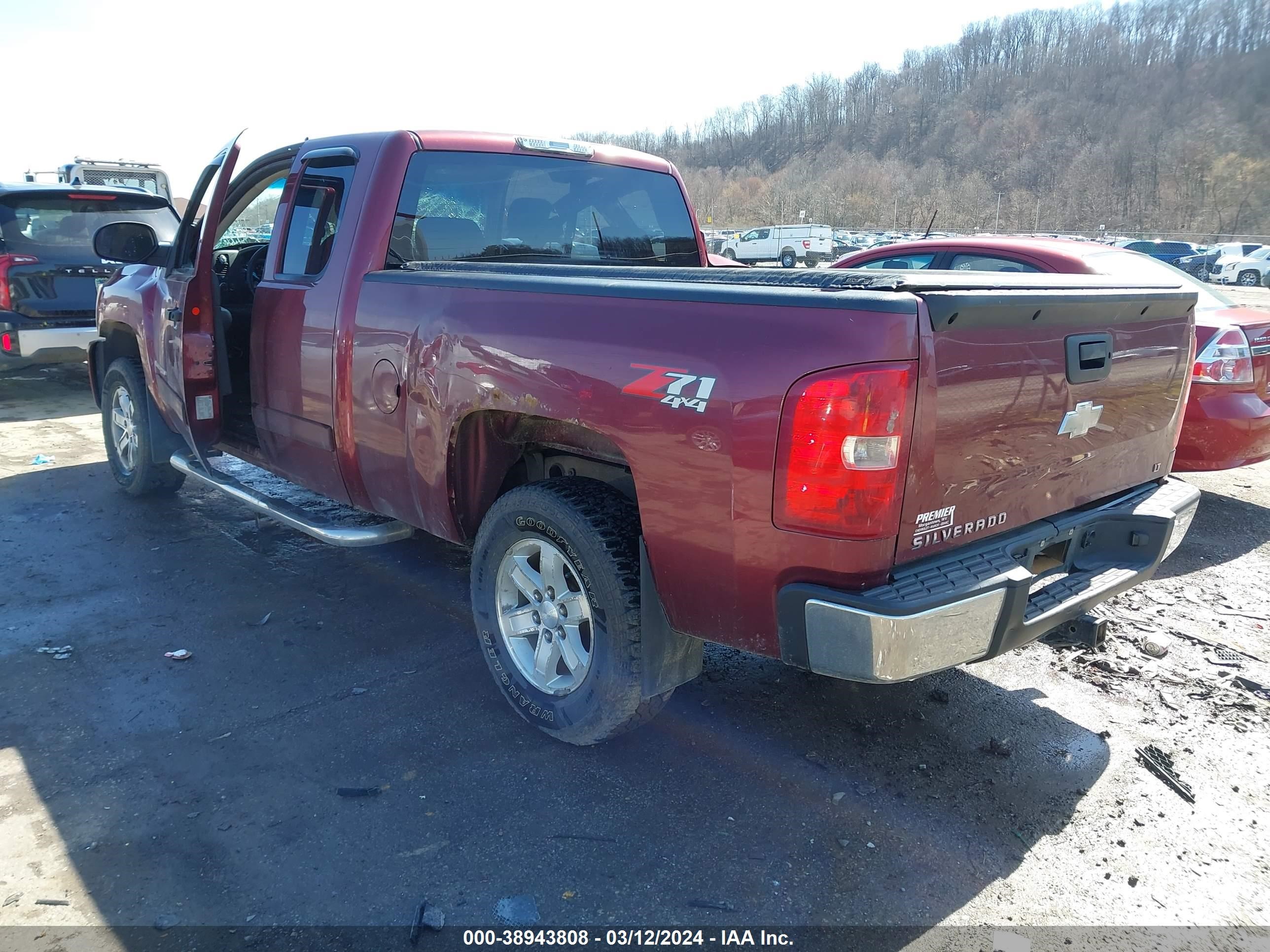 Photo 2 VIN: 2GCEK19J781113283 - CHEVROLET SILVERADO 