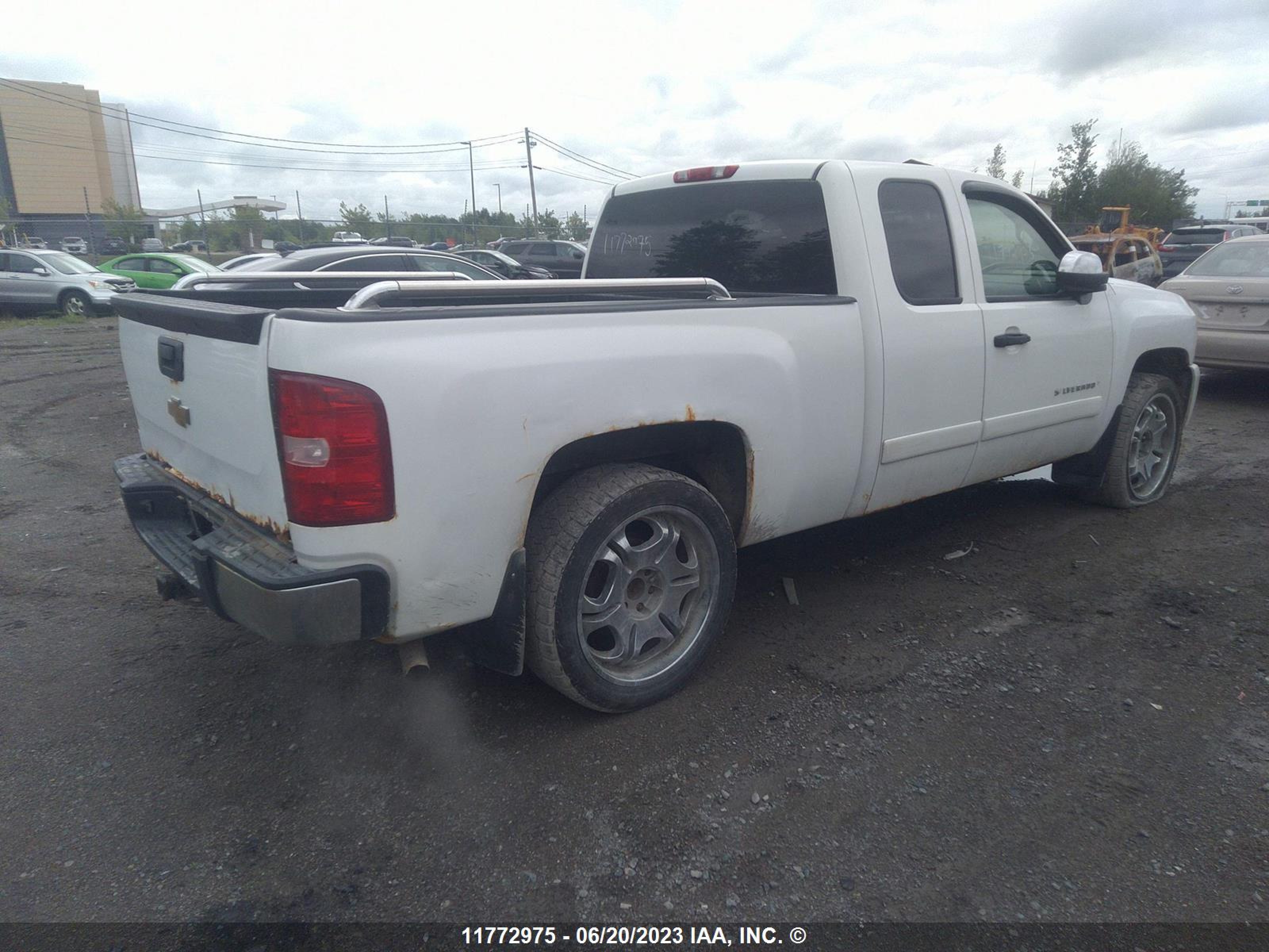 Photo 3 VIN: 2GCEK19J871570814 - CHEVROLET SILVERADO 