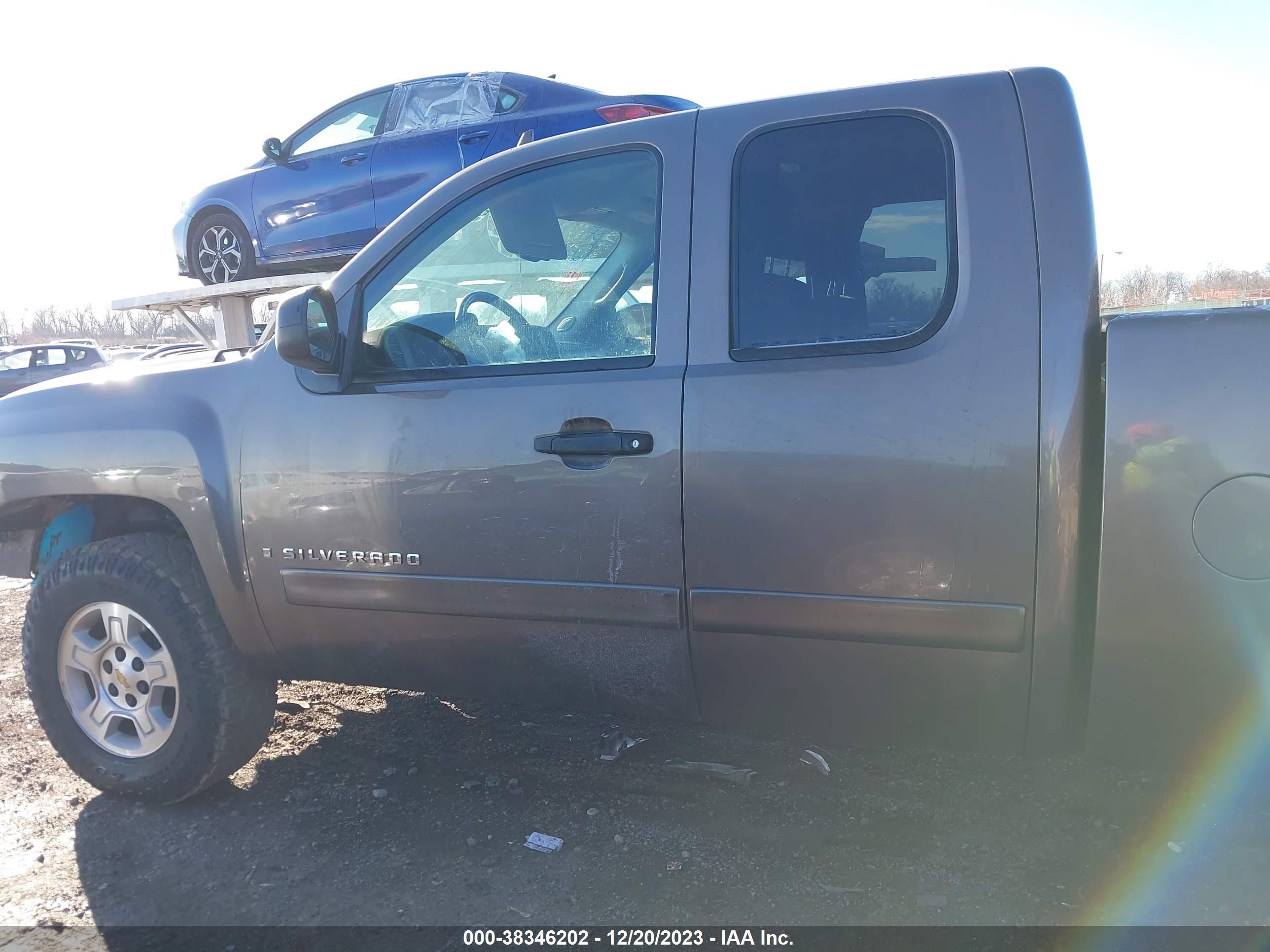 Photo 14 VIN: 2GCEK19J881223257 - CHEVROLET SILVERADO 