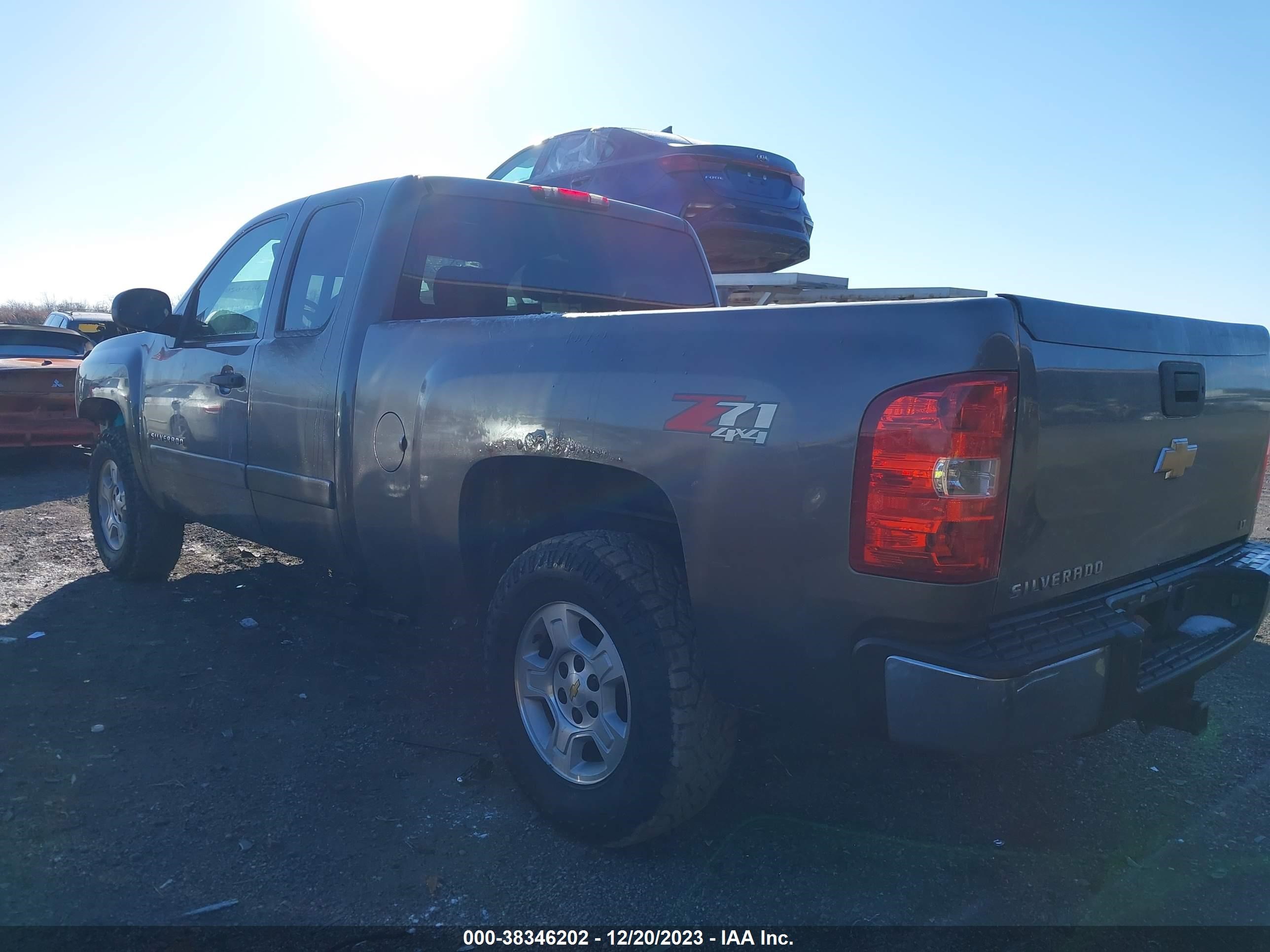 Photo 2 VIN: 2GCEK19J881223257 - CHEVROLET SILVERADO 