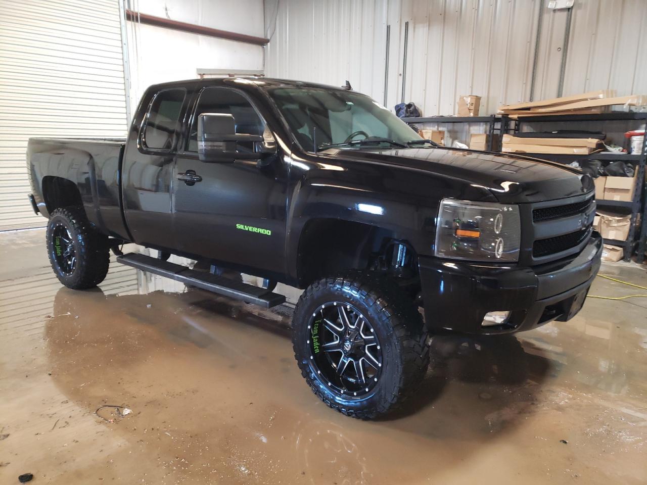 Photo 3 VIN: 2GCEK19J981101569 - CHEVROLET SILVERADO 