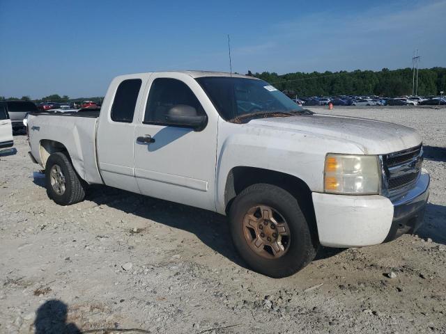 Photo 3 VIN: 2GCEK19J981281345 - CHEVROLET SILVERADO 