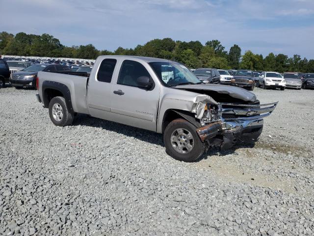 Photo 3 VIN: 2GCEK19J981299649 - CHEVROLET SILVERADO 