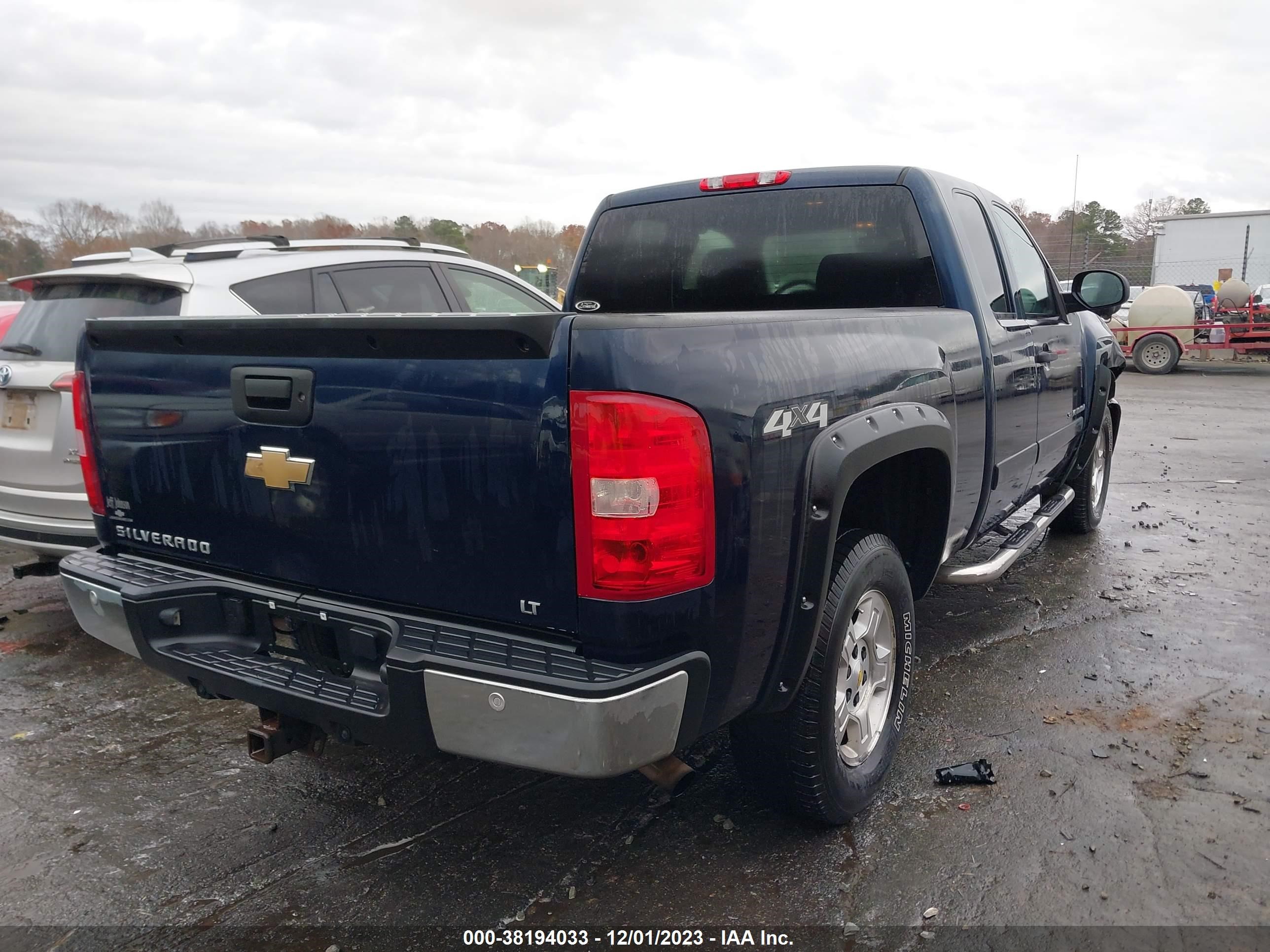 Photo 3 VIN: 2GCEK19J981307541 - CHEVROLET SILVERADO 