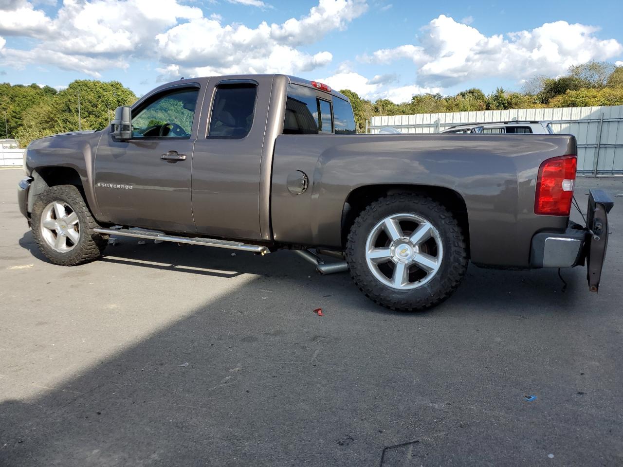 Photo 1 VIN: 2GCEK19JX71540844 - CHEVROLET SILVERADO 