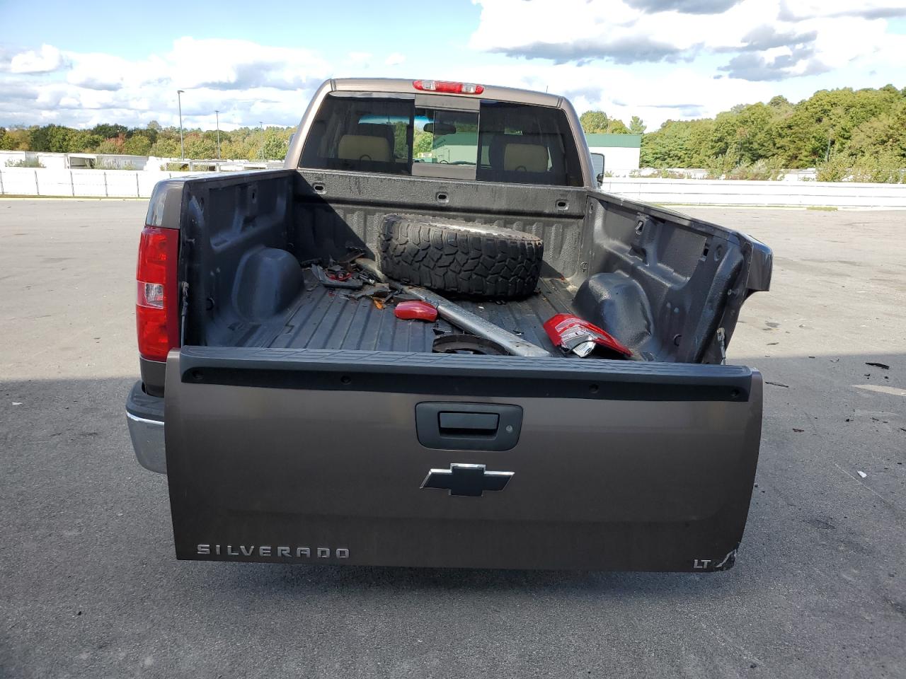 Photo 5 VIN: 2GCEK19JX71540844 - CHEVROLET SILVERADO 