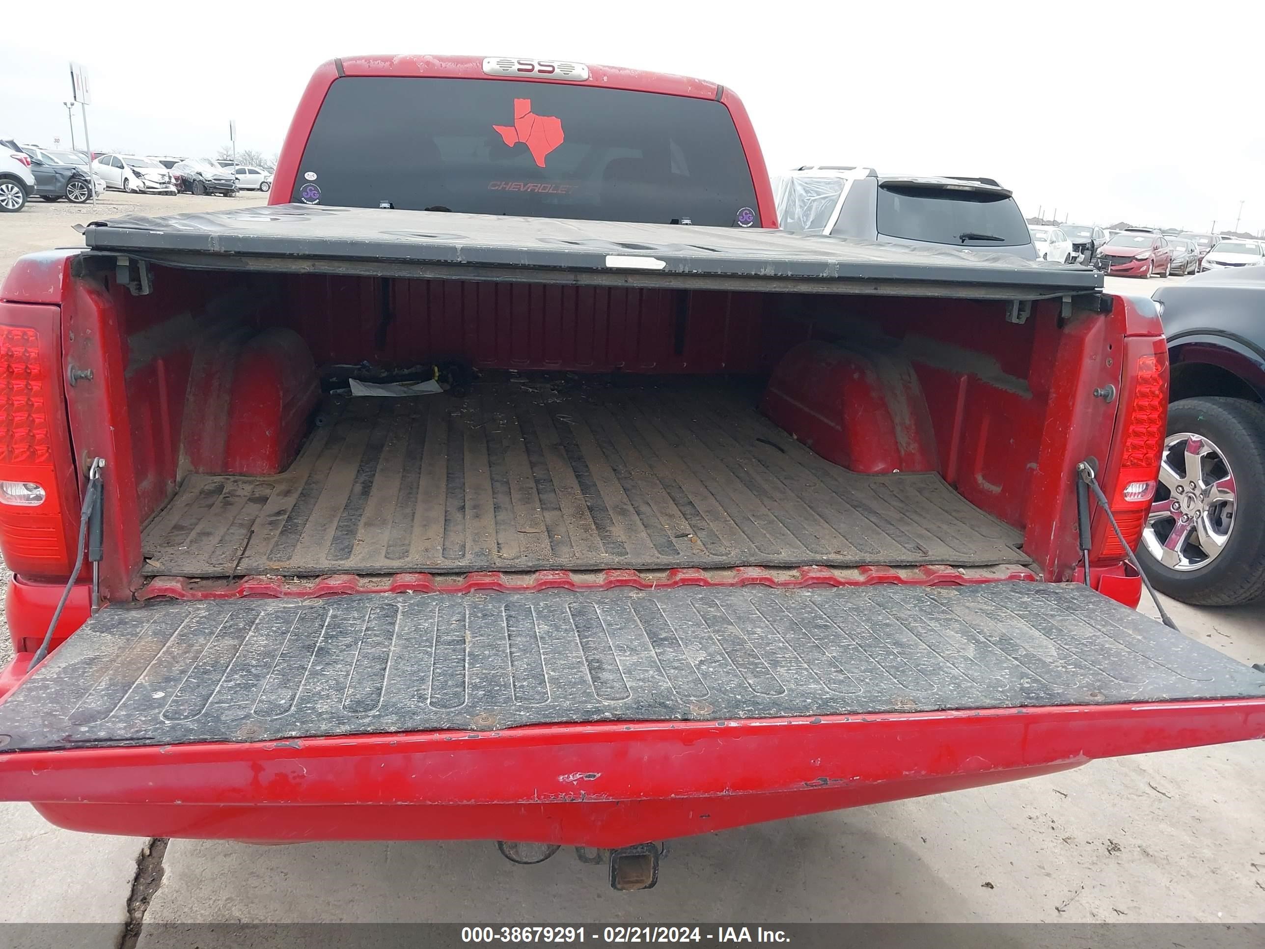 Photo 15 VIN: 2GCEK19N041215103 - CHEVROLET SILVERADO 