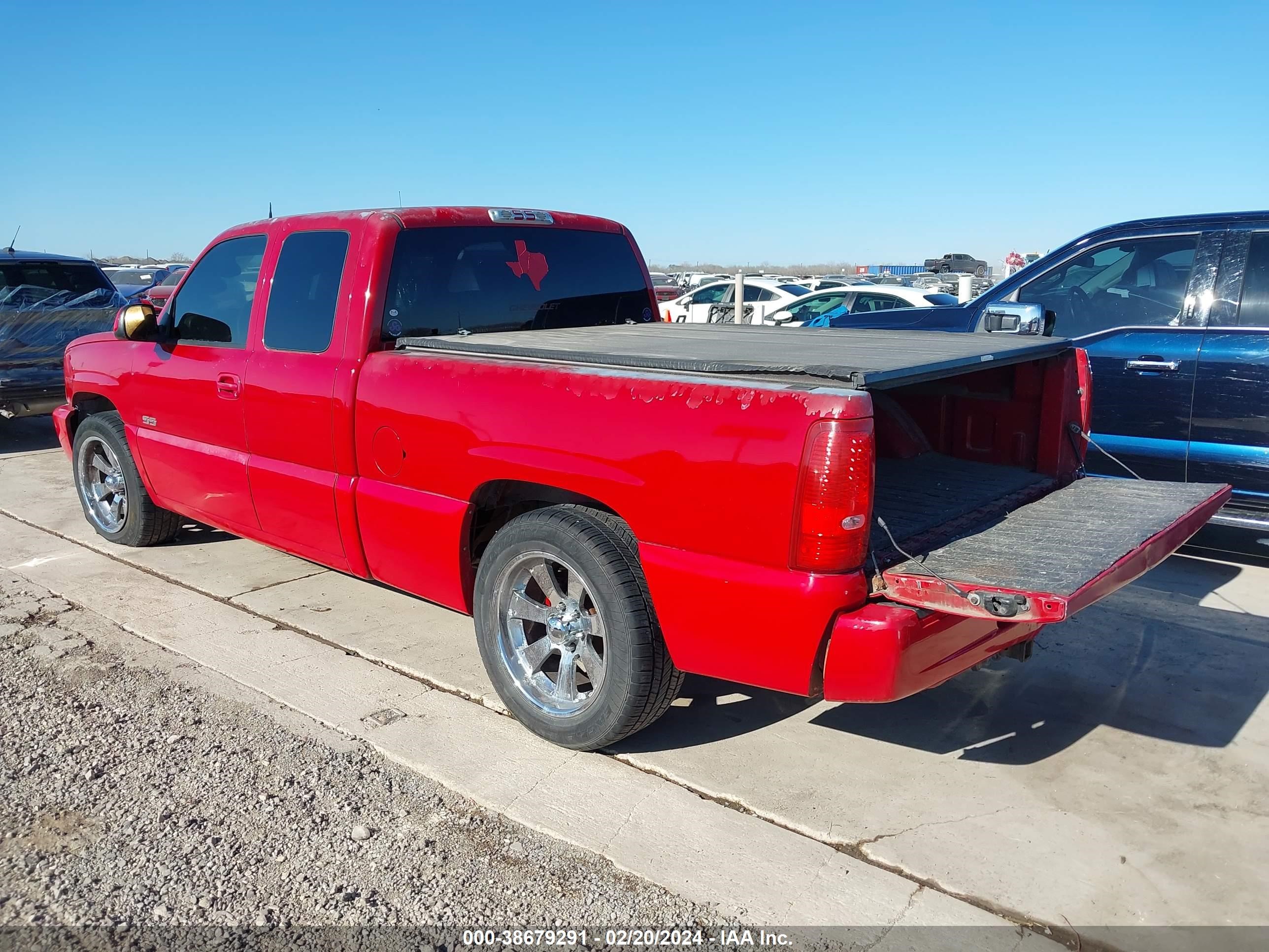 Photo 2 VIN: 2GCEK19N041215103 - CHEVROLET SILVERADO 