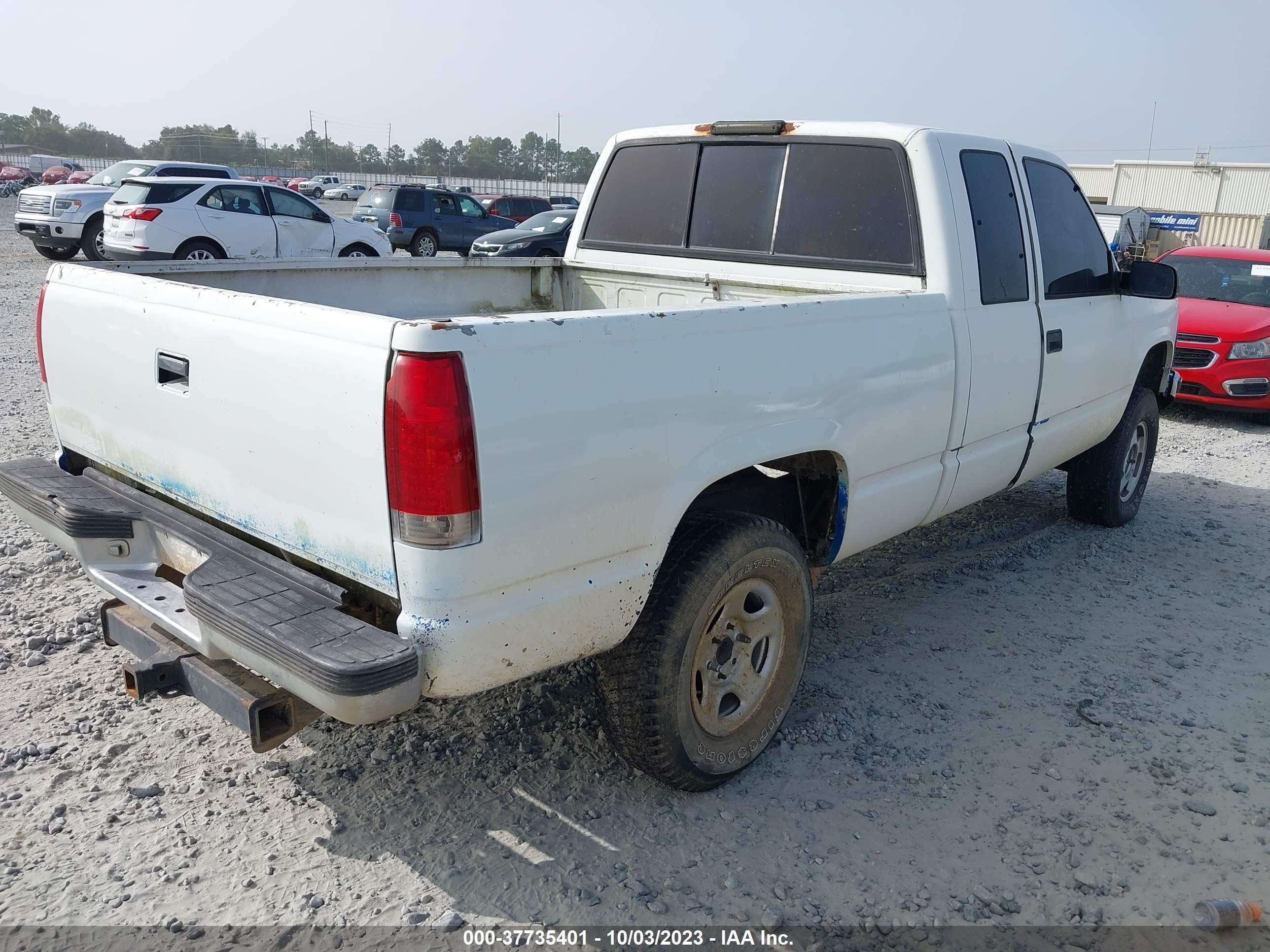 Photo 3 VIN: 2GCEK19R7V1100308 - CHEVROLET S-10 PICKUP 