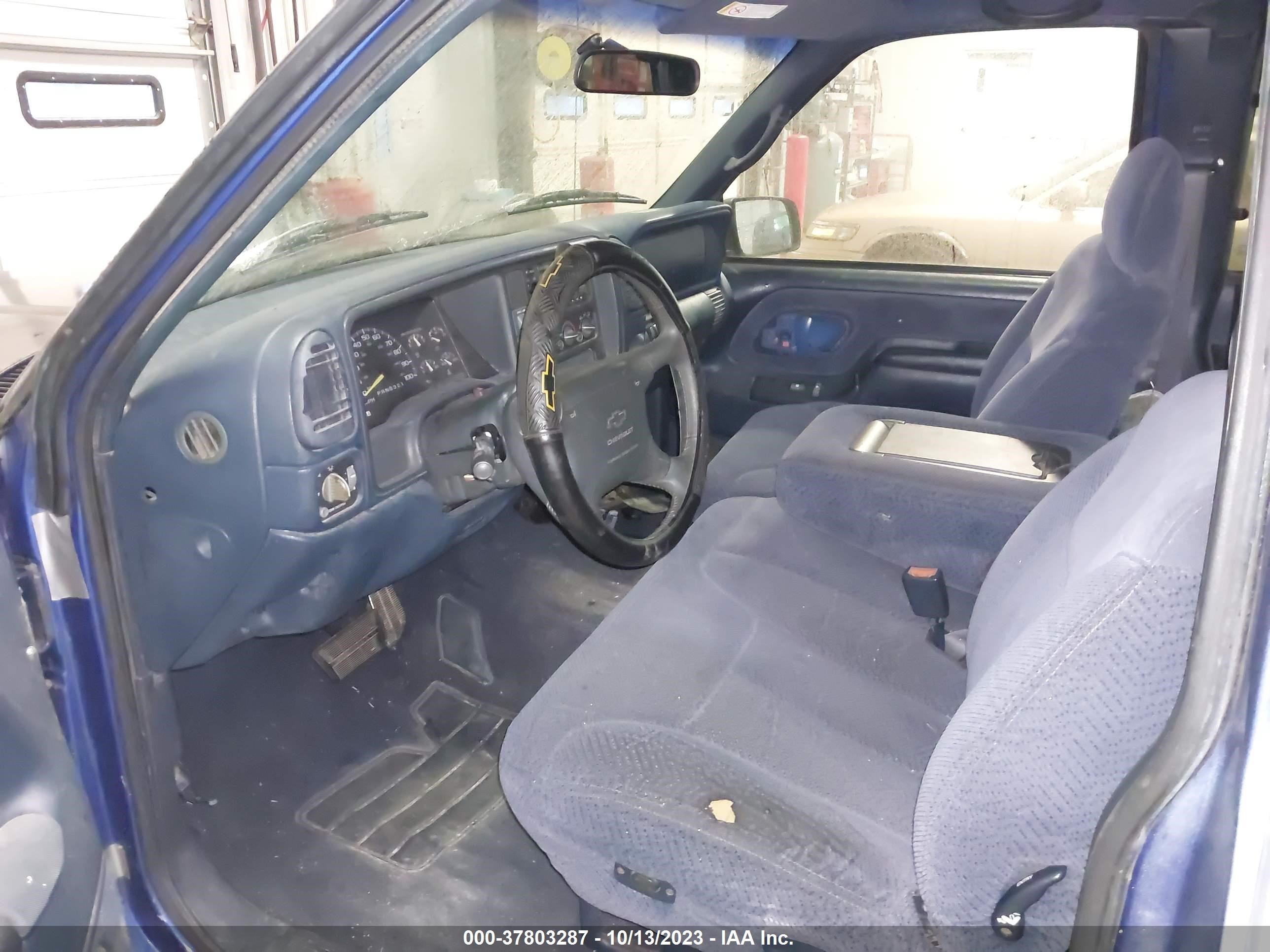 Photo 4 VIN: 2GCEK19R7V1232453 - CHEVROLET S-10 PICKUP 