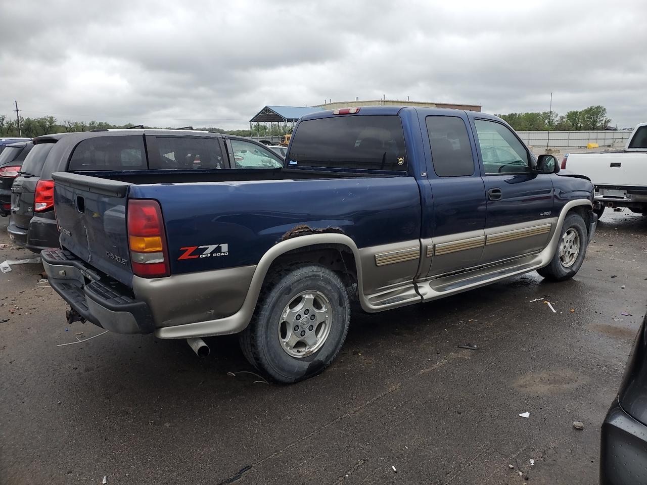 Photo 2 VIN: 2GCEK19T011361267 - CHEVROLET SILVERADO 