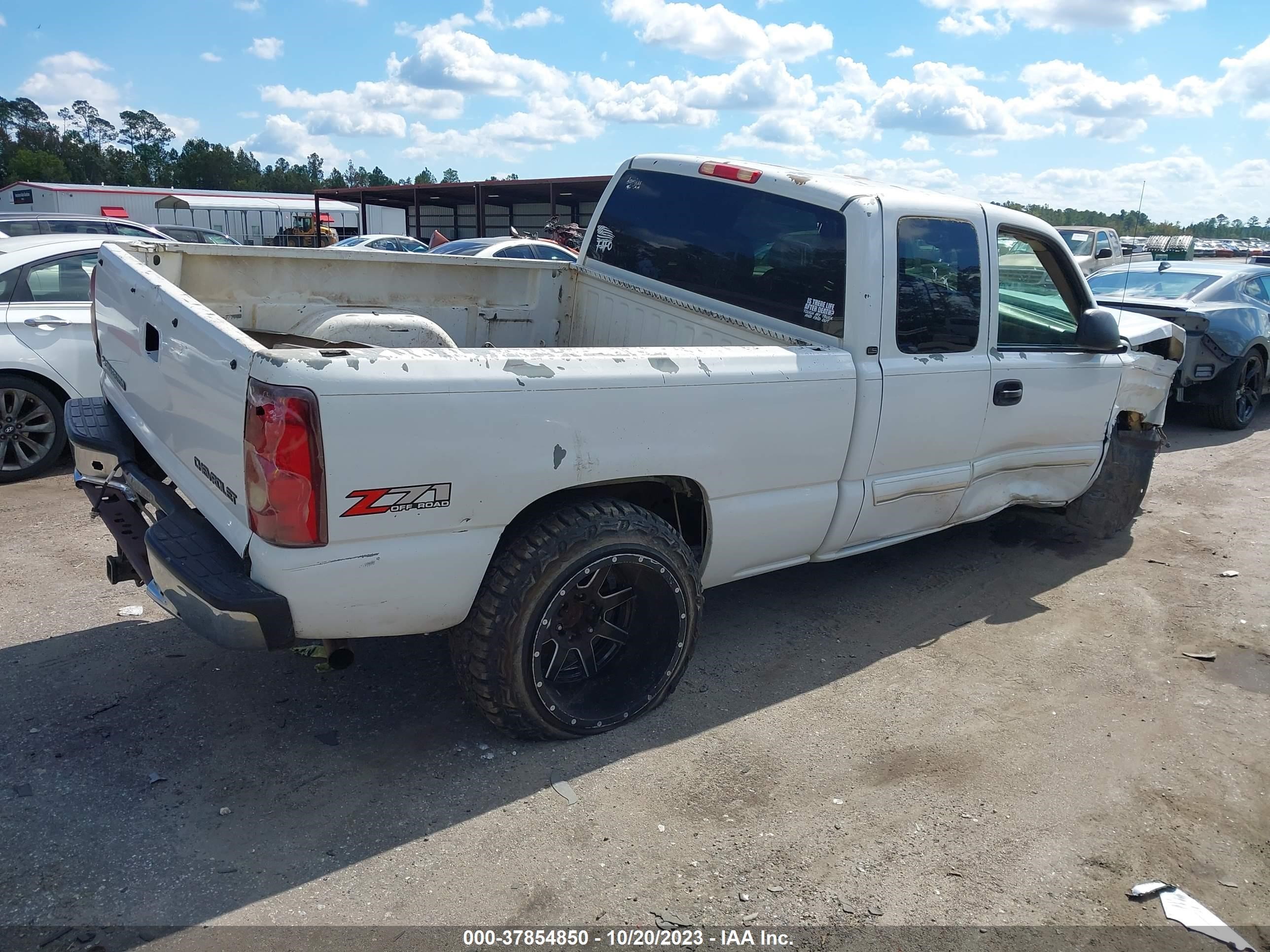 Photo 3 VIN: 2GCEK19T131255820 - CHEVROLET SILVERADO 