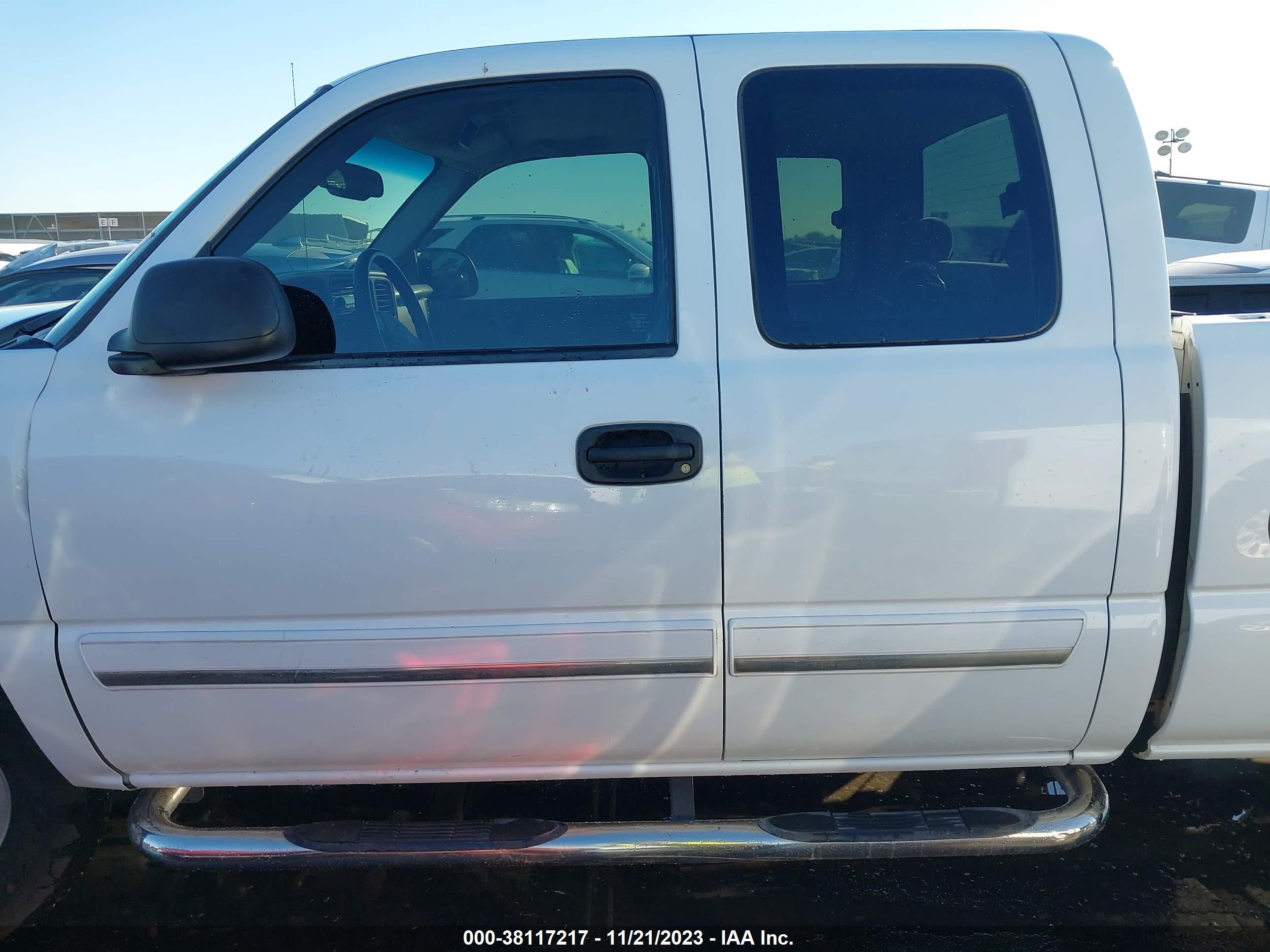 Photo 13 VIN: 2GCEK19T231106557 - CHEVROLET SILVERADO 